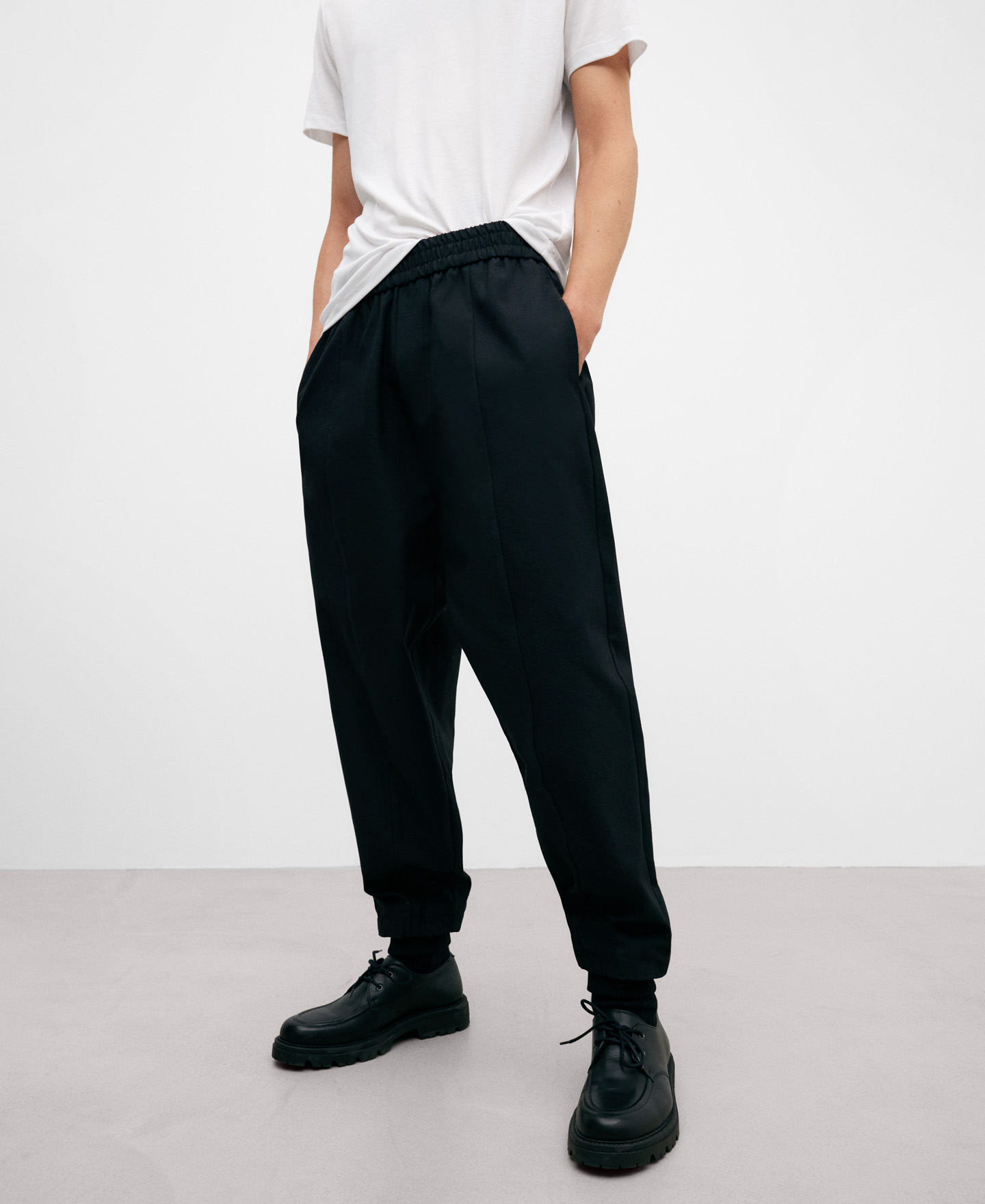 Pantalon à taille et bas élastiques image number 0