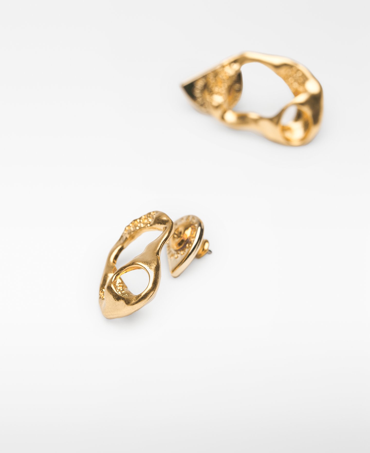 Hammered texture earrings woman image number 1