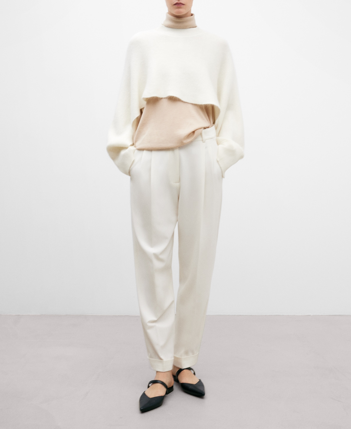 Cream knitted scarf-collar for women image number 1