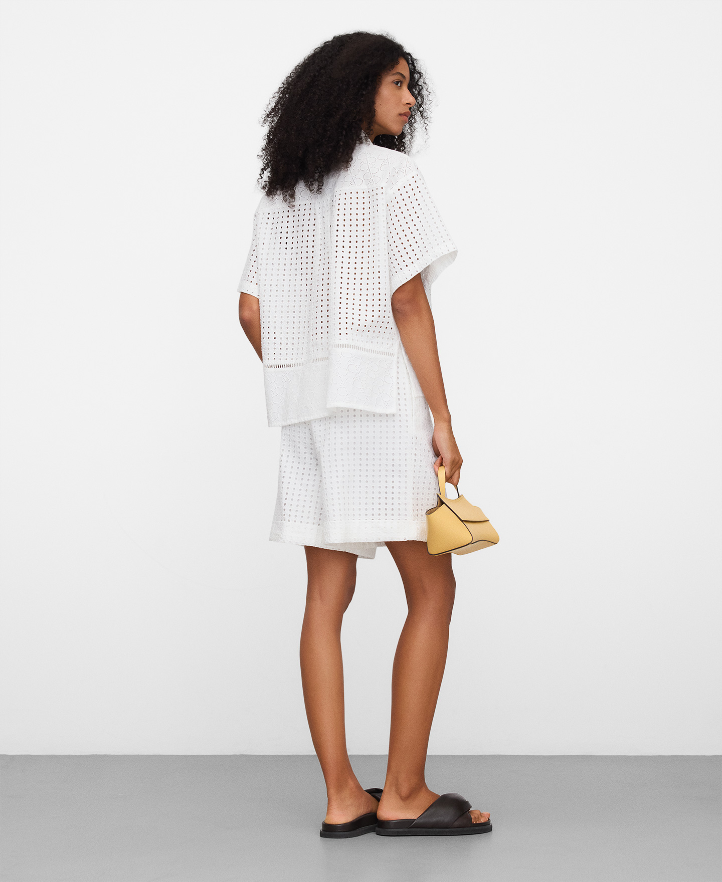 Poplin bermuda with English embroidery image number 2