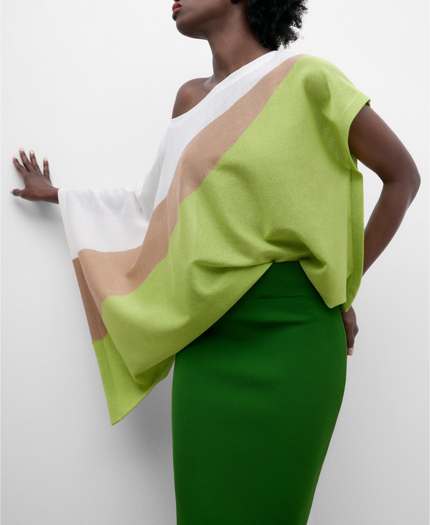 Square intarsia tricolour sweater image number 0