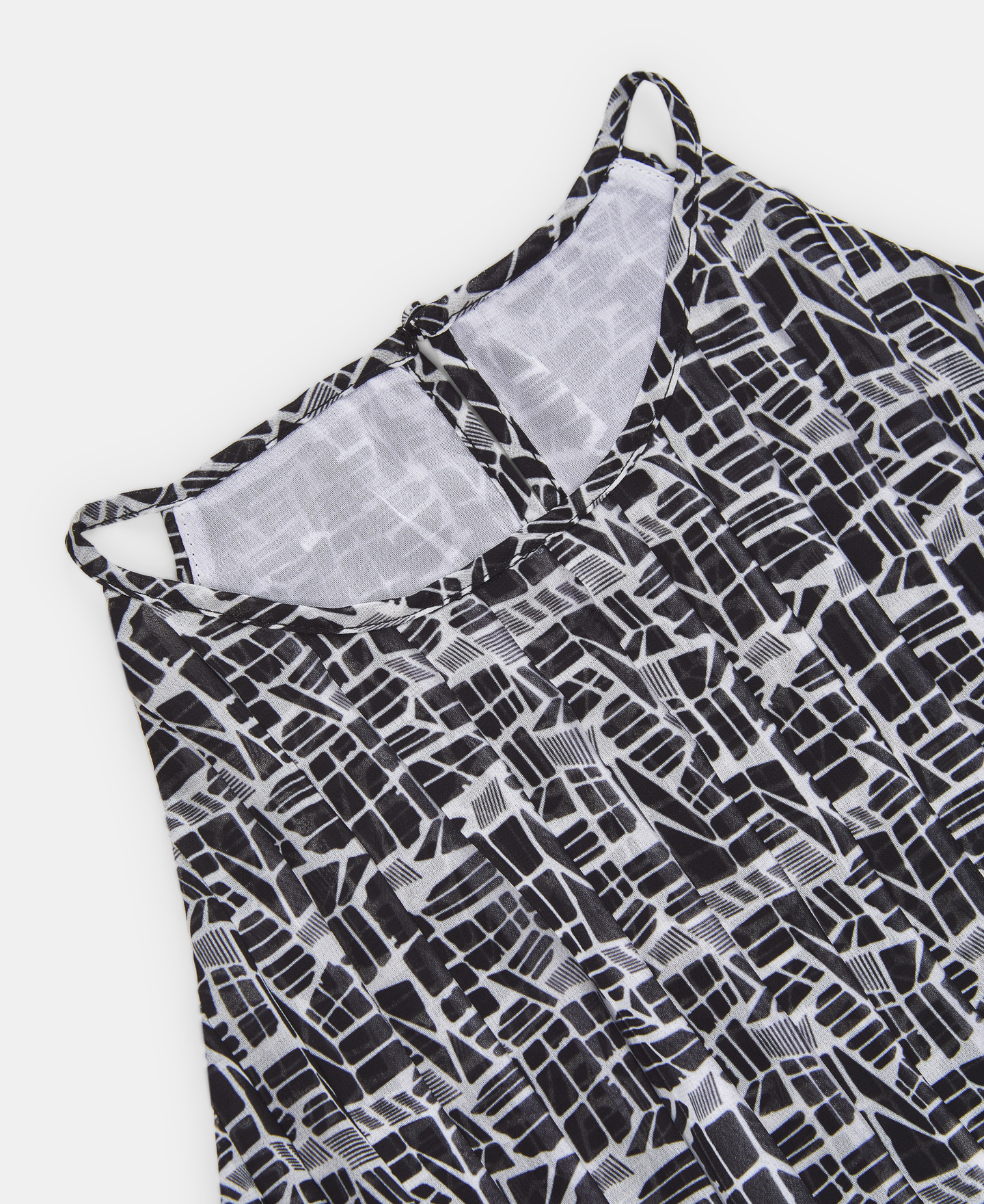Halter neckline printed dress image number 6