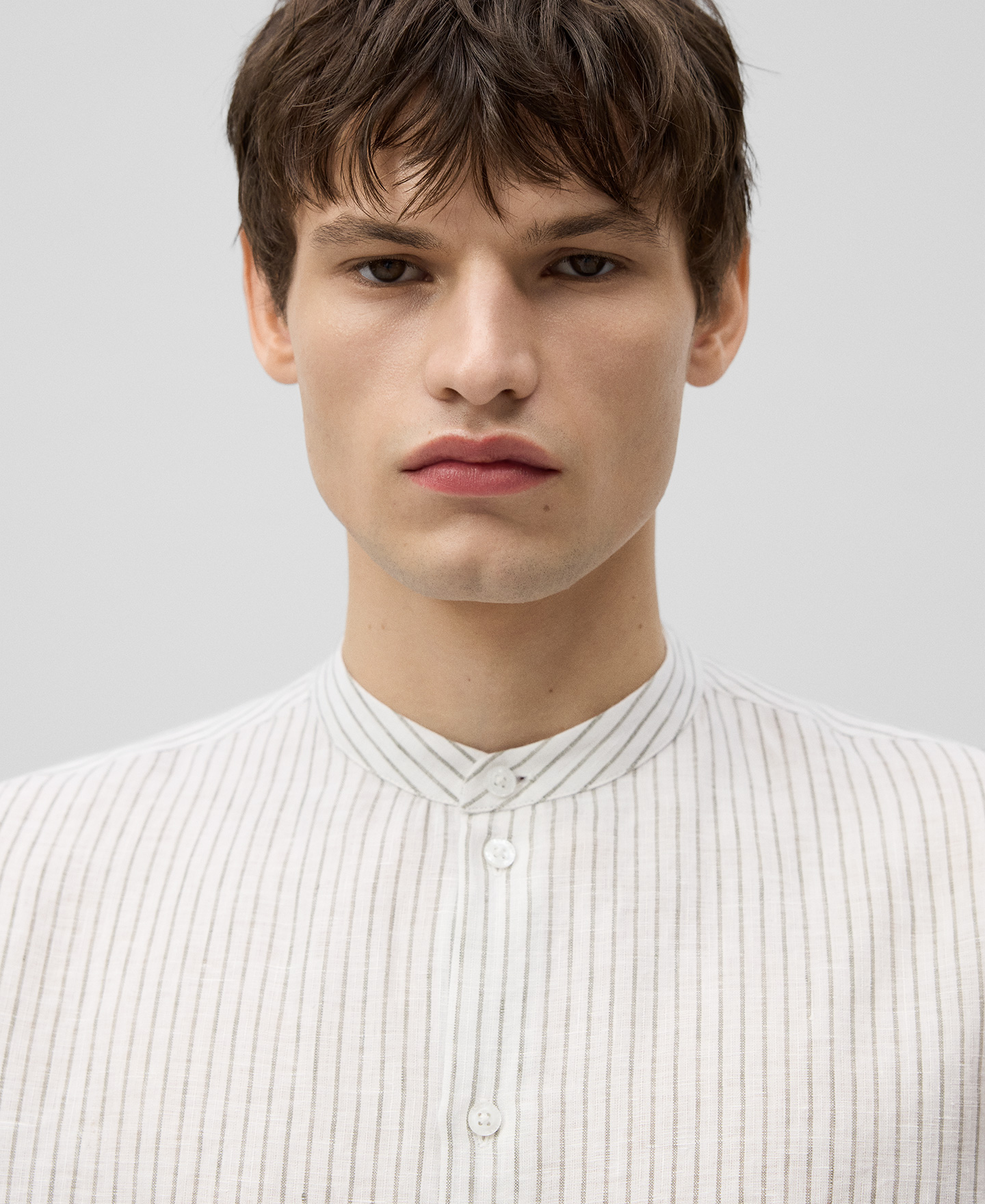 Mandarin collar linen striped shirt man image number 3