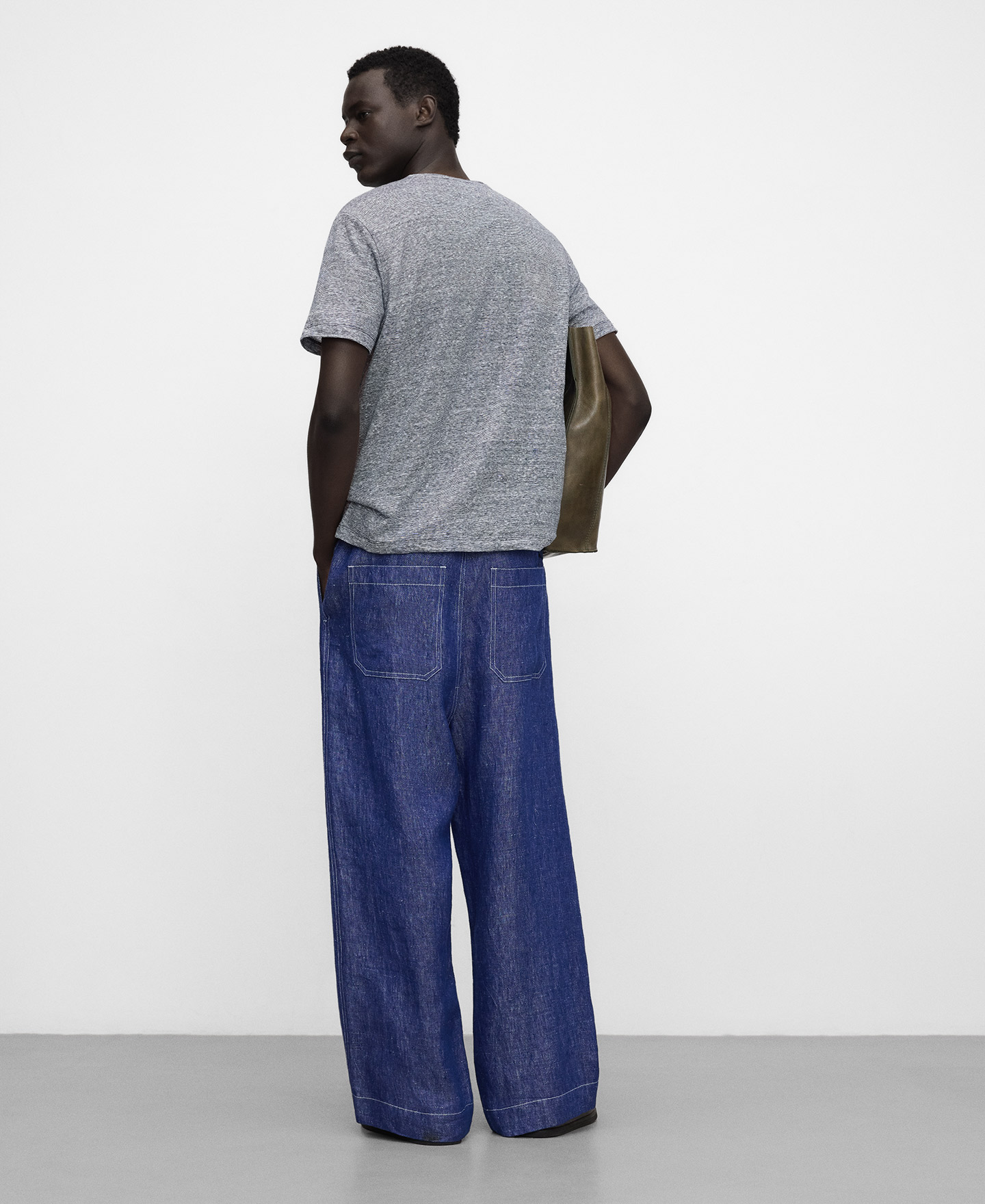 European linen heathered T-shirt image number 2