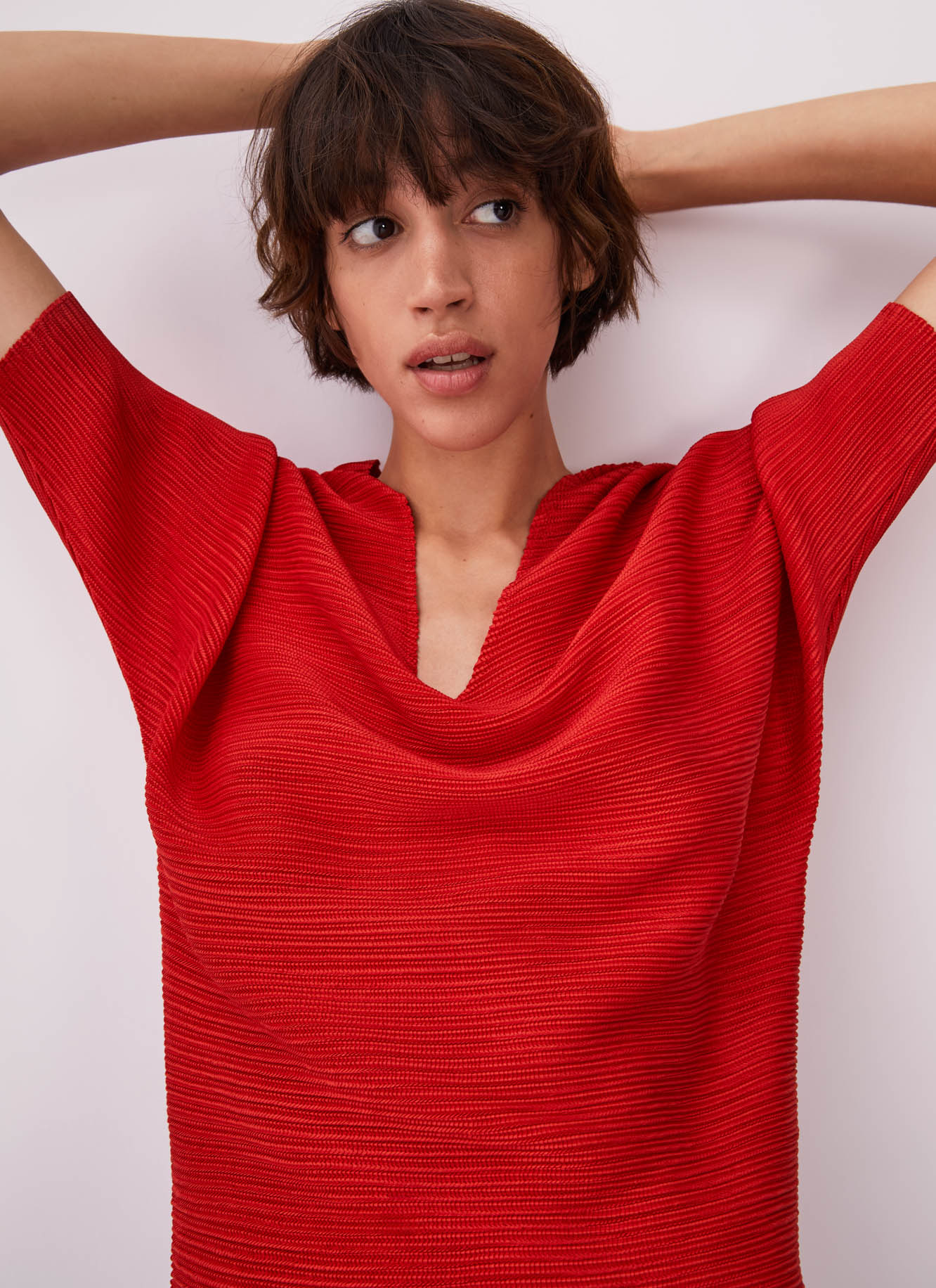 Crinkle sweatshirt with v-neckline image number 4