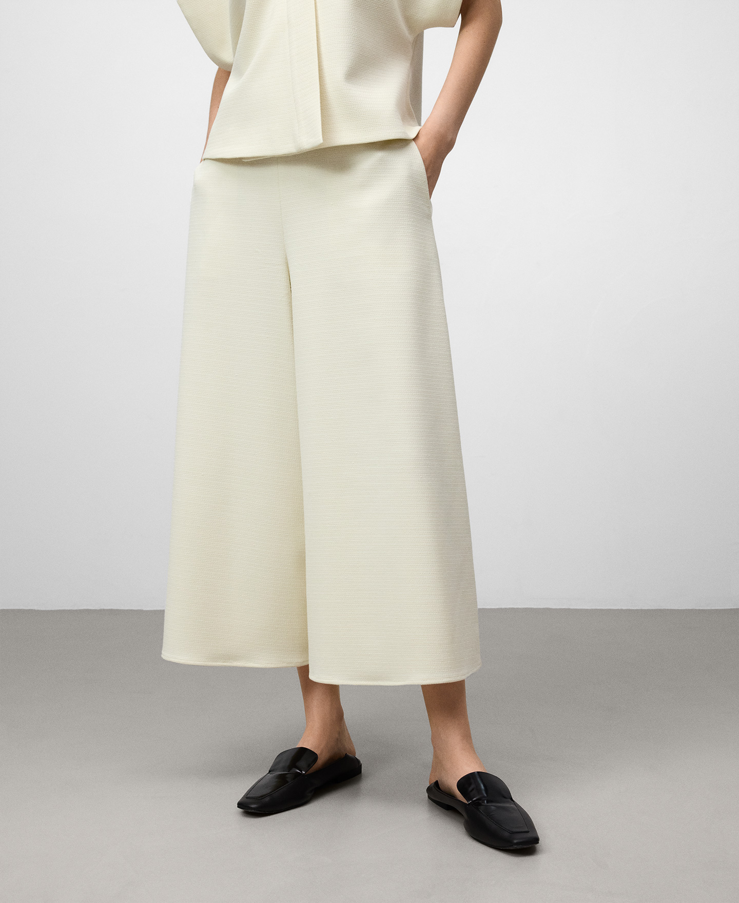Pantalón culotte textura mujer image number 0