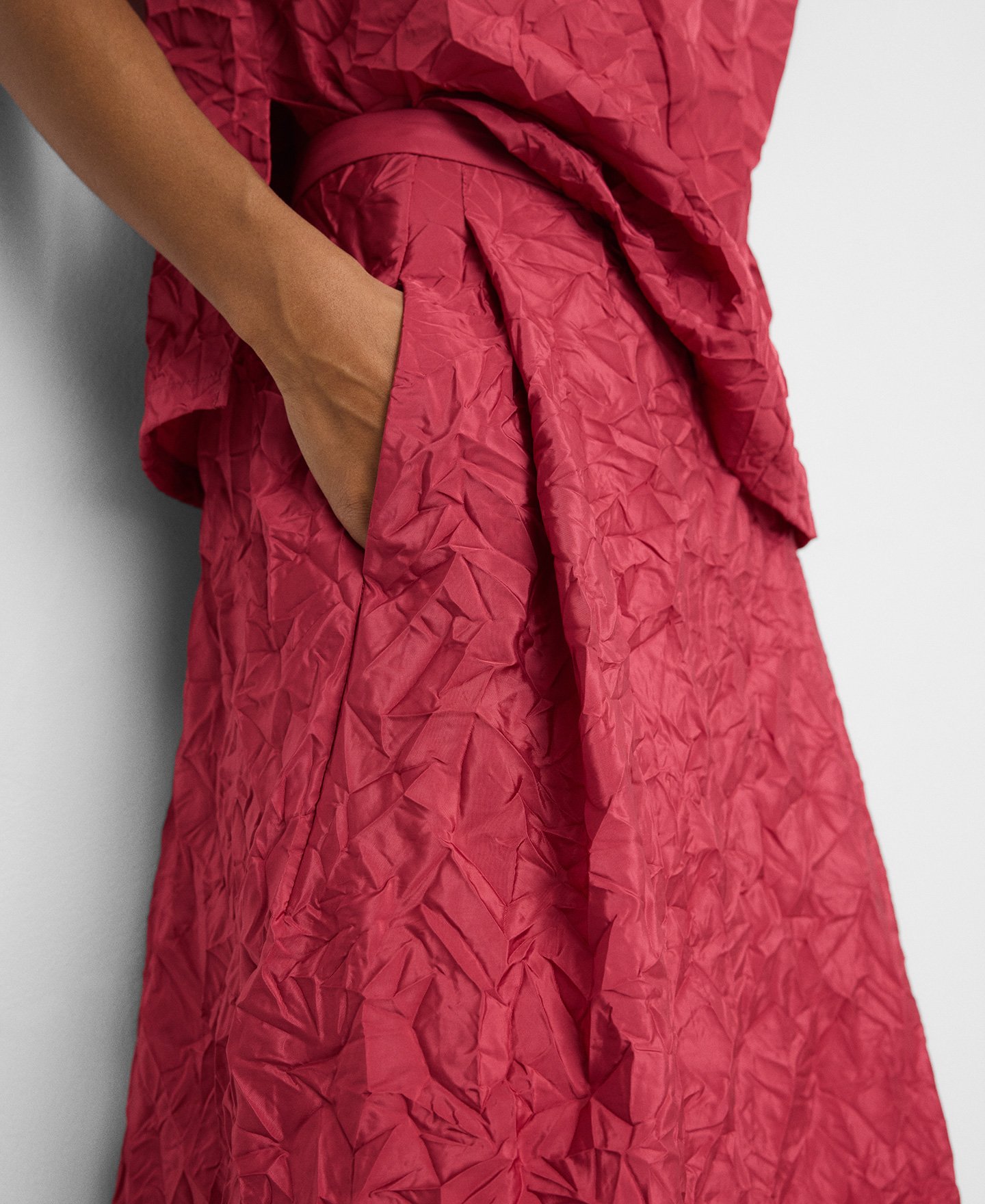 Wrinkled-effect satin midi skirt image number 3