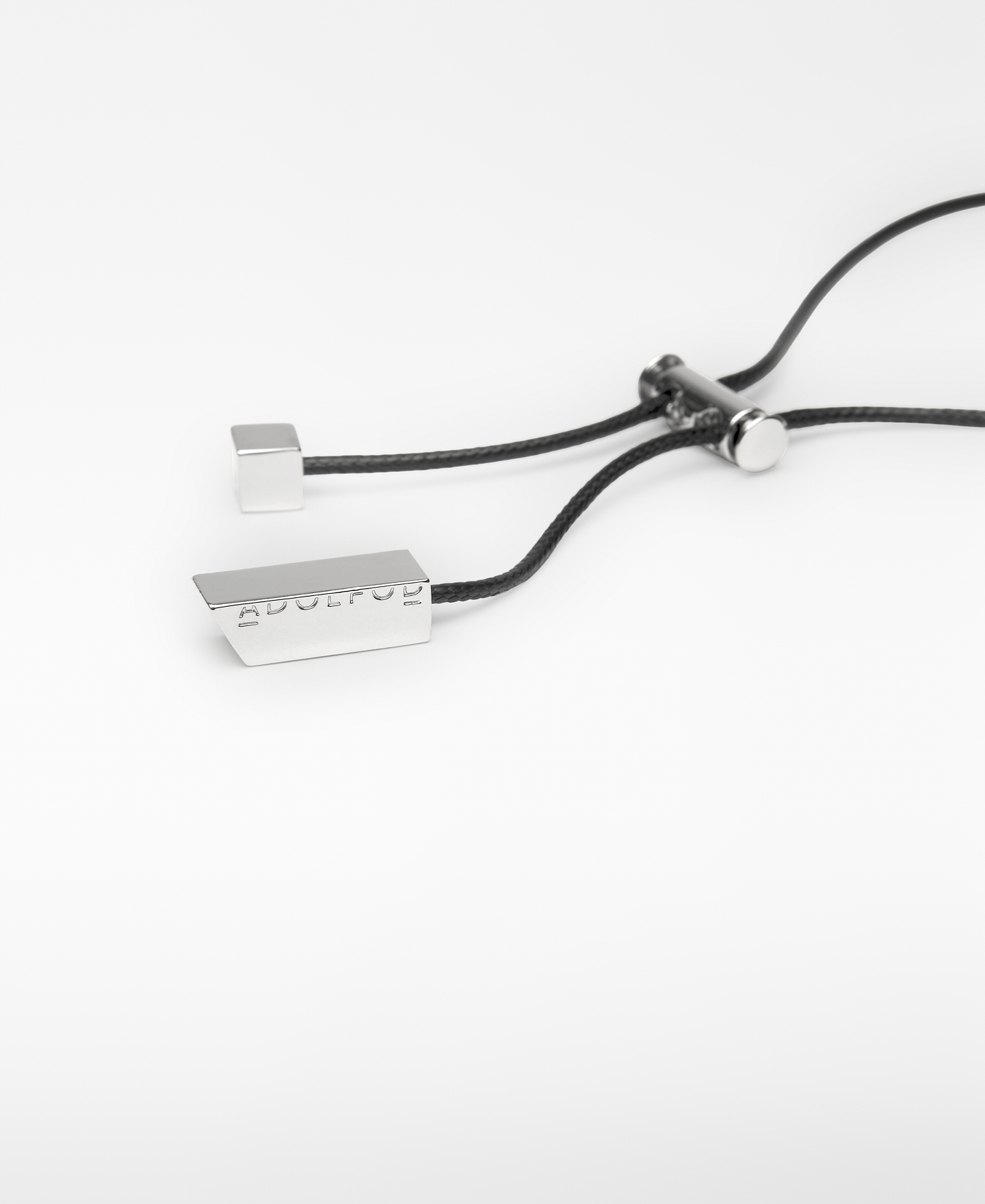 Organic-shaped pendant necklace image number 2