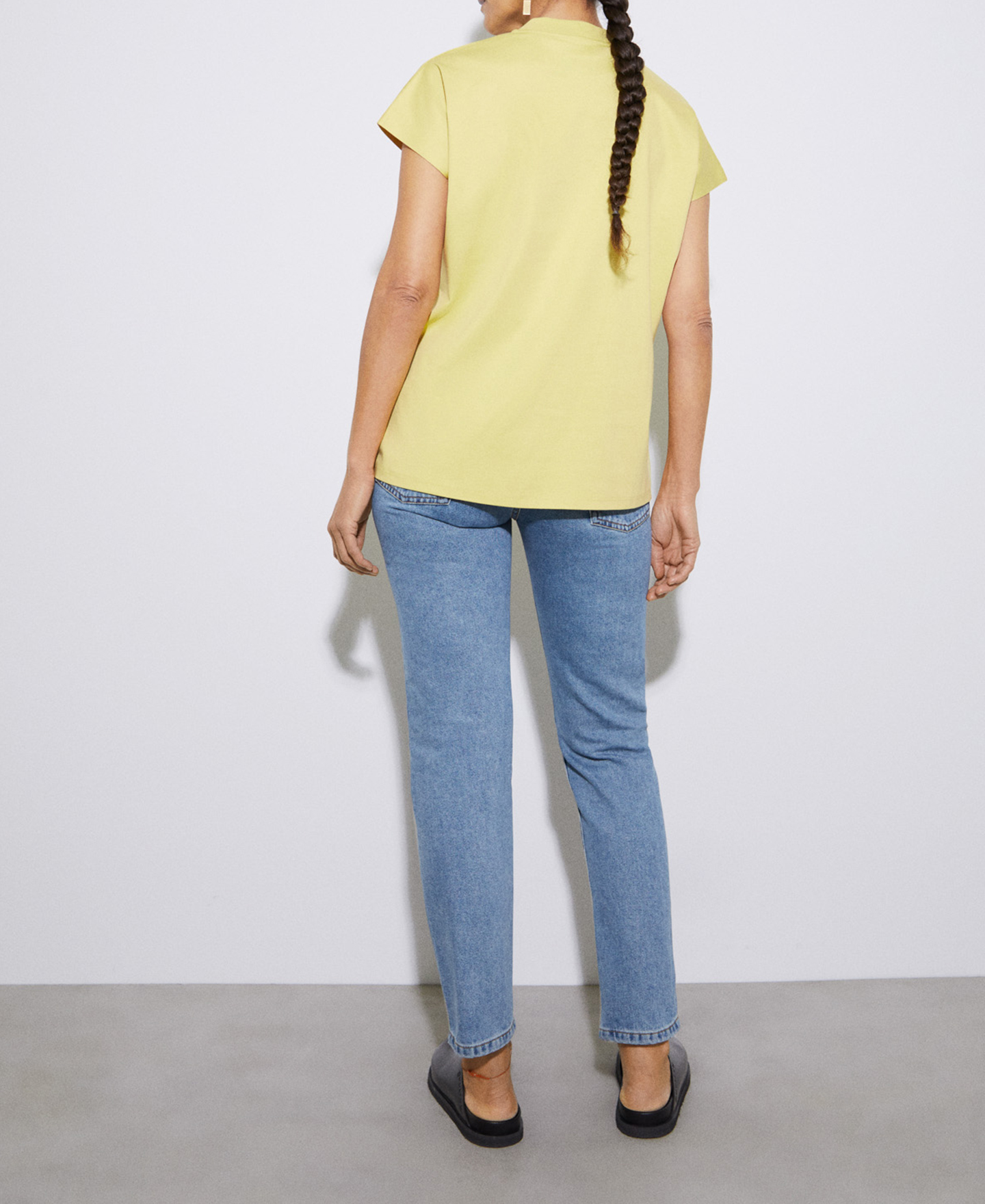 Perkins collar T-shirt in organic cotton image number 2