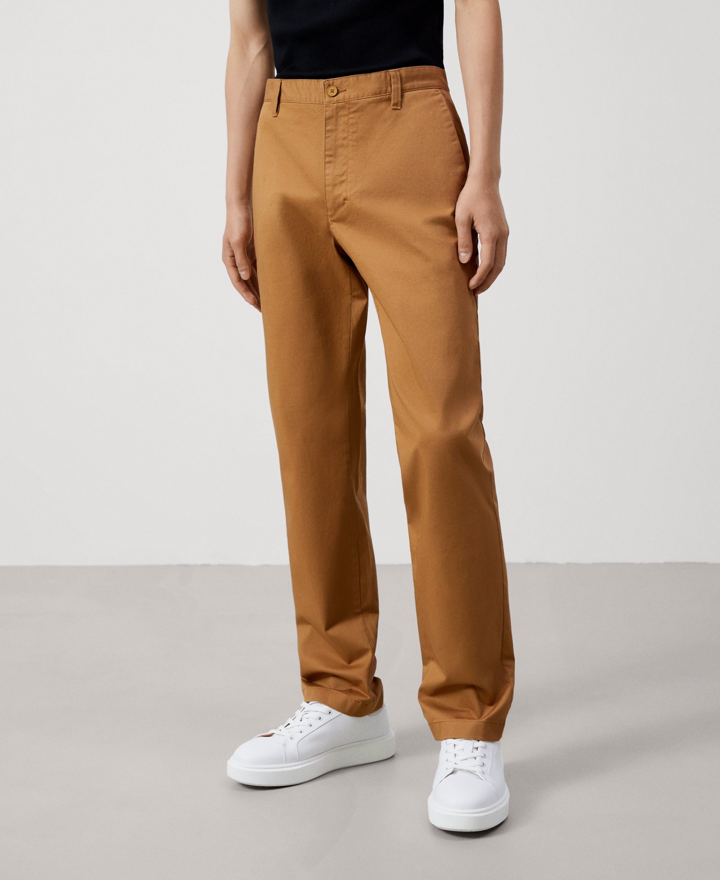 Pantalón chino en algodón elástico image number 0