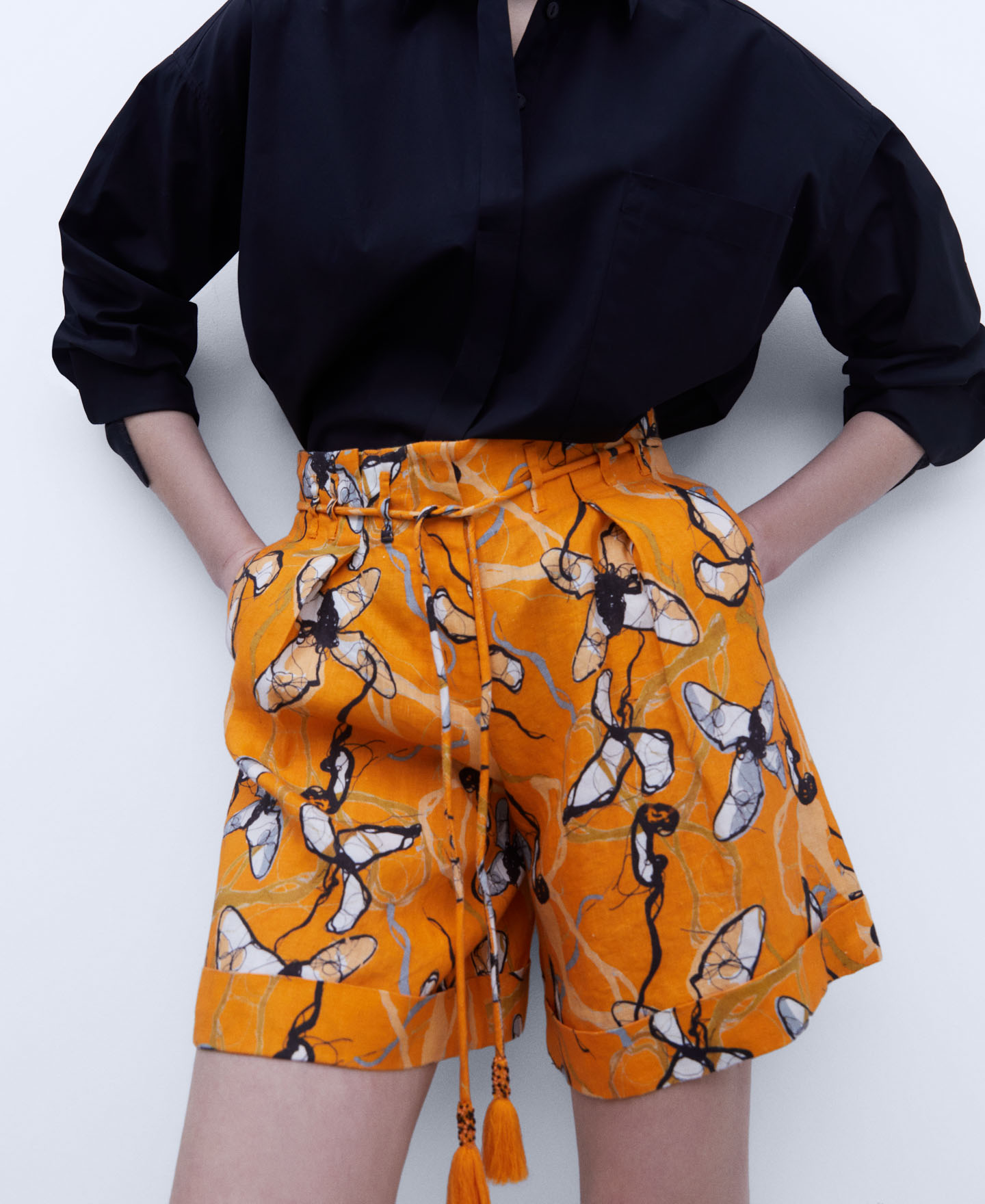 Printed linen Bermuda shorts image number 0