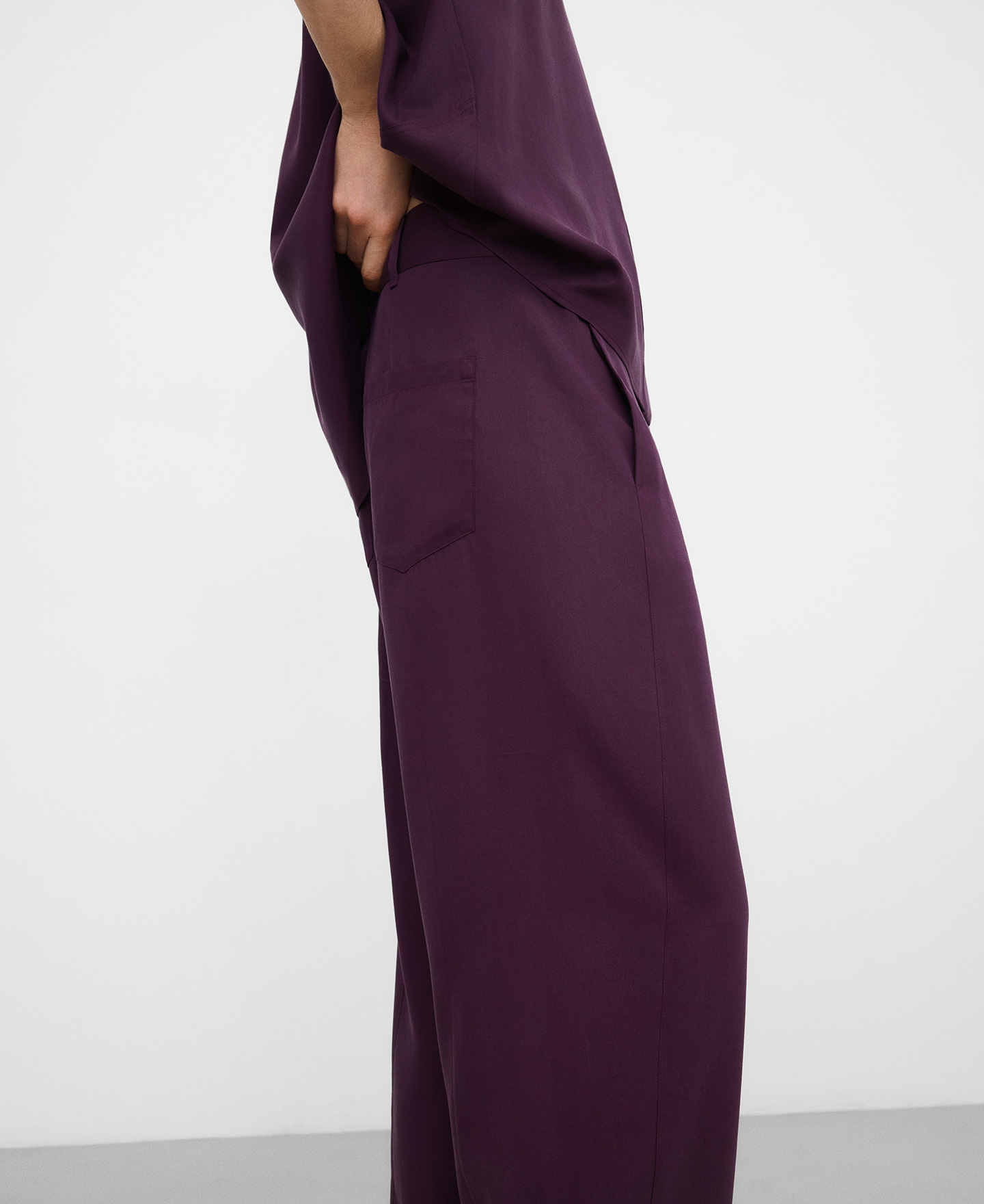 Responsible lyocell barrel fit trousers image number 3