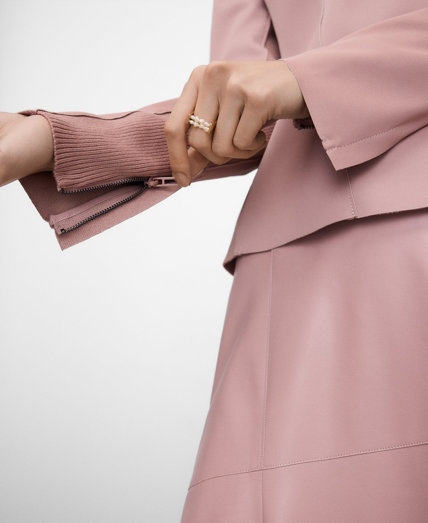 Casaco motard em camur&ccedil;a image number 3