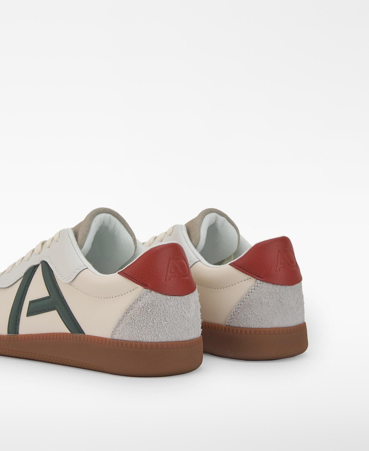 Leather and suede logo sneakers image number 6