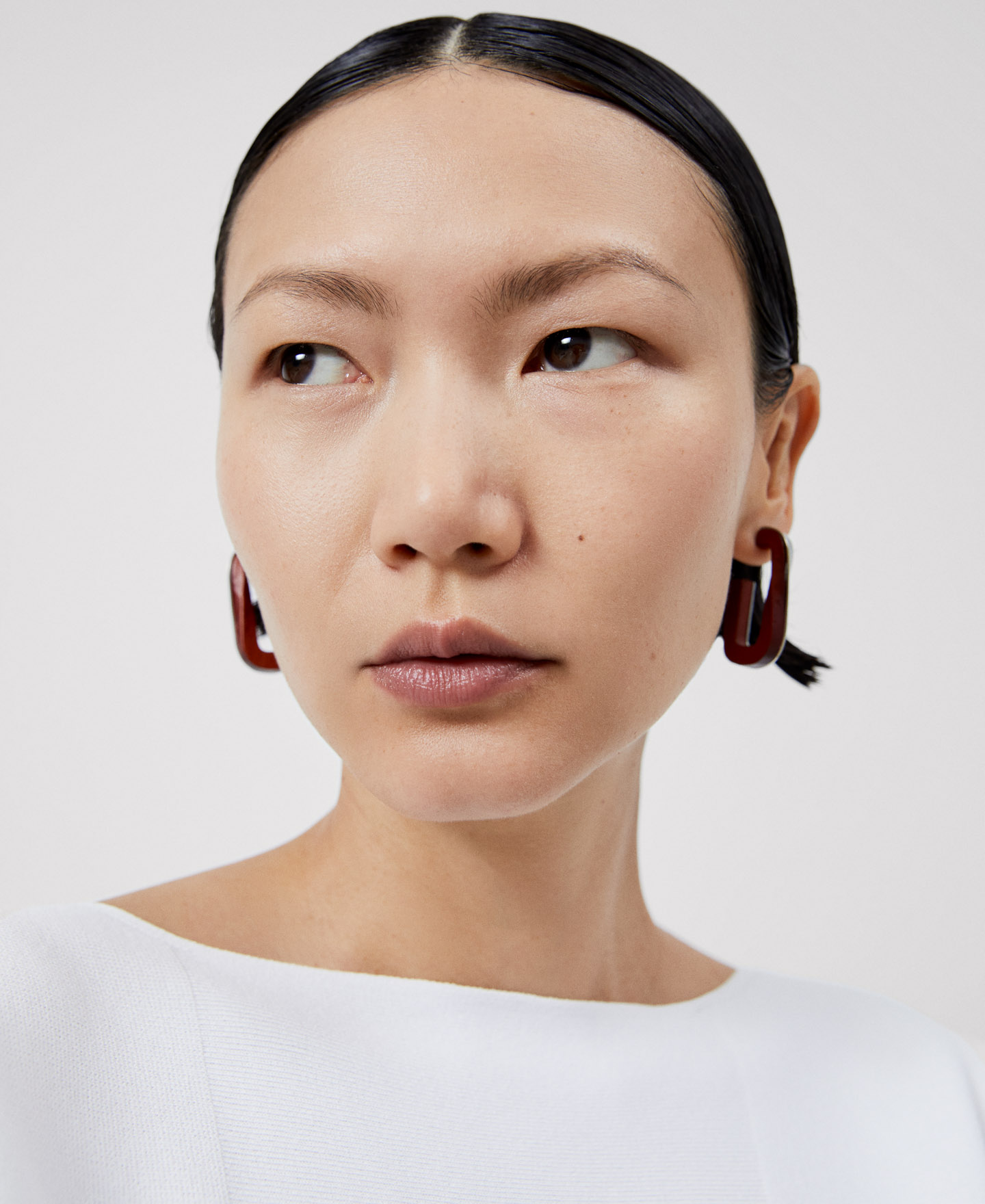 Zinc and wood Twist earring image number 3