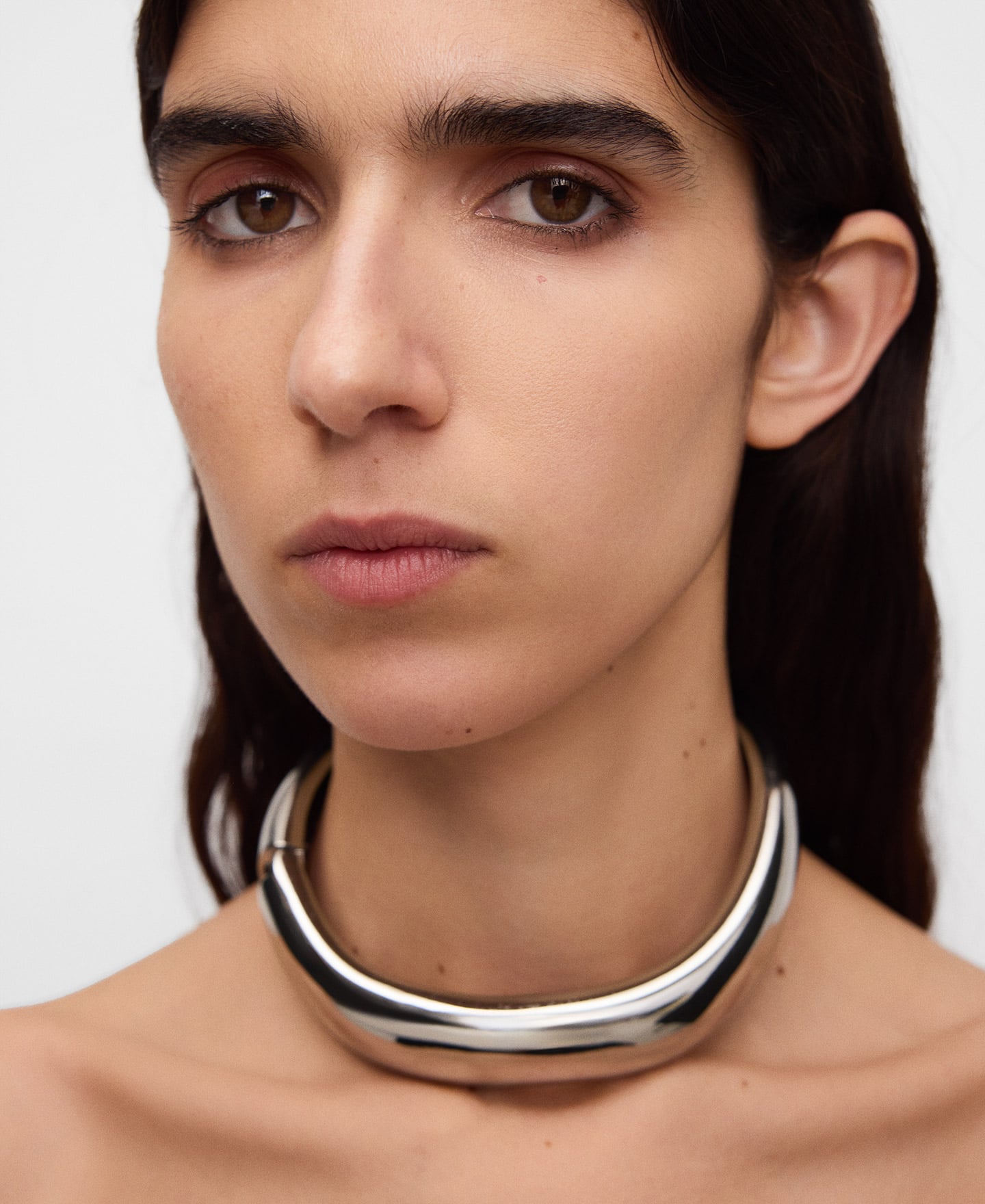 Choker met&aacute;lico r&iacute;gido forma irregular image number 3