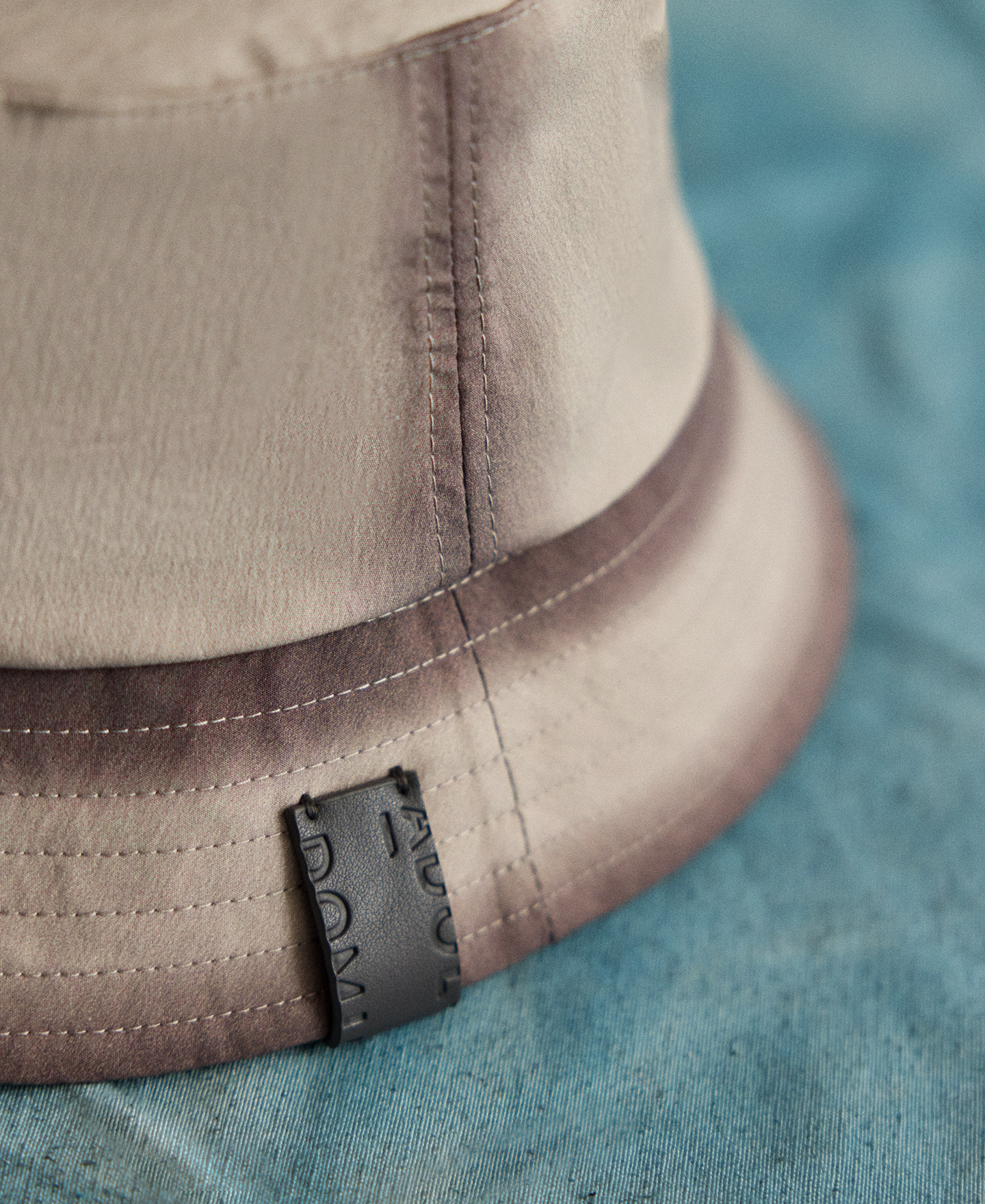 Aged-effect bucket hat woman image number 4