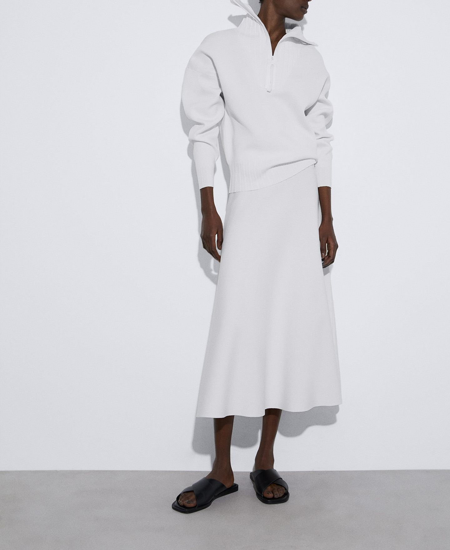 Double-fronted slim-fit garment image number 1