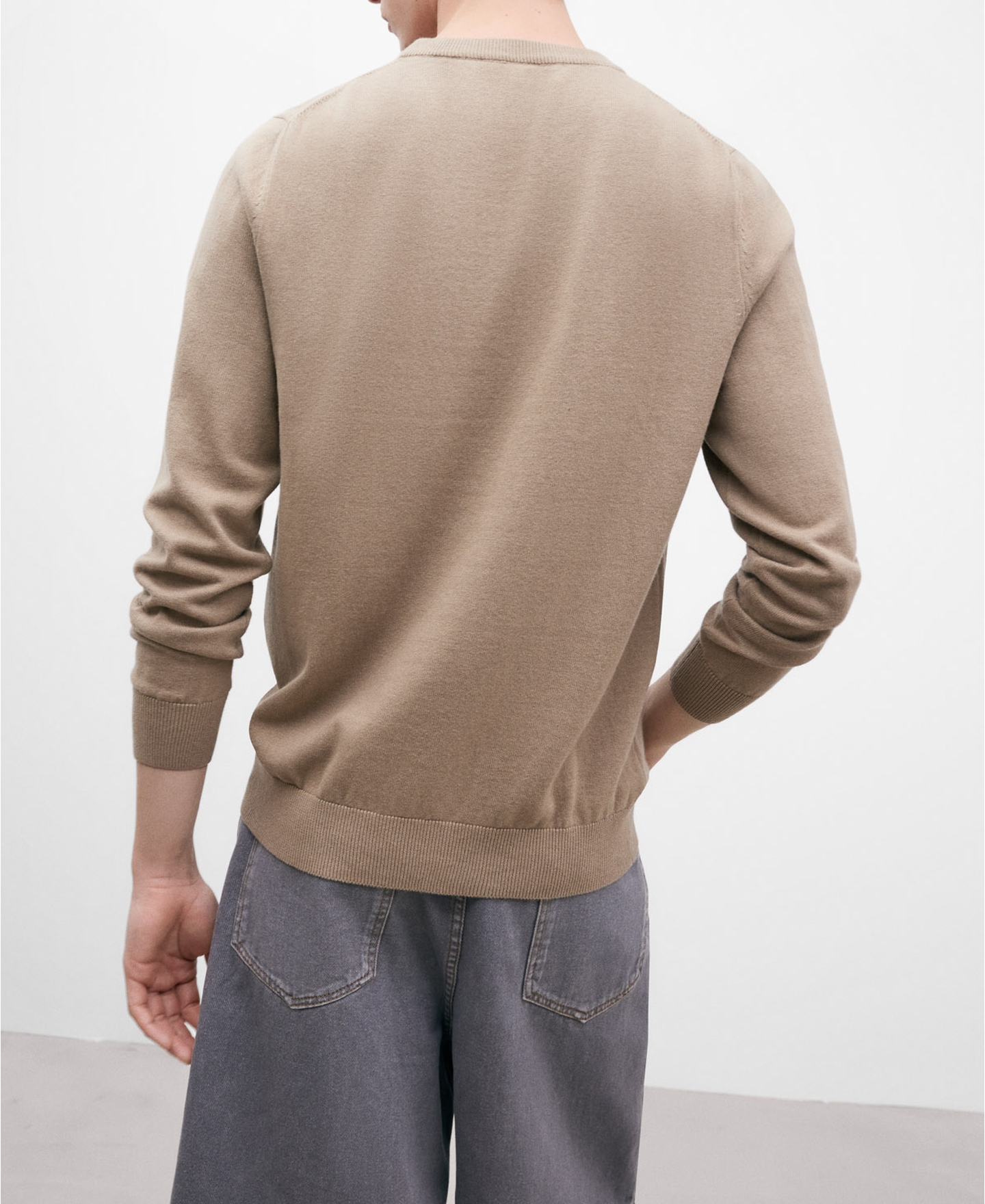 Crew neck cotton sweater for men image number 2
