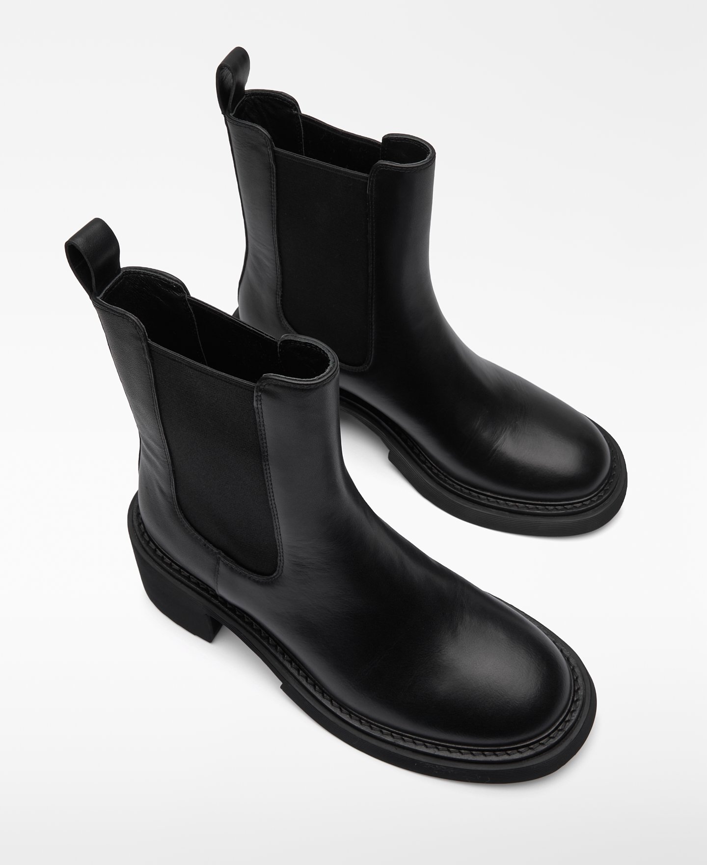 Damenstiefelette mit Absatz aus Leder image number 1
