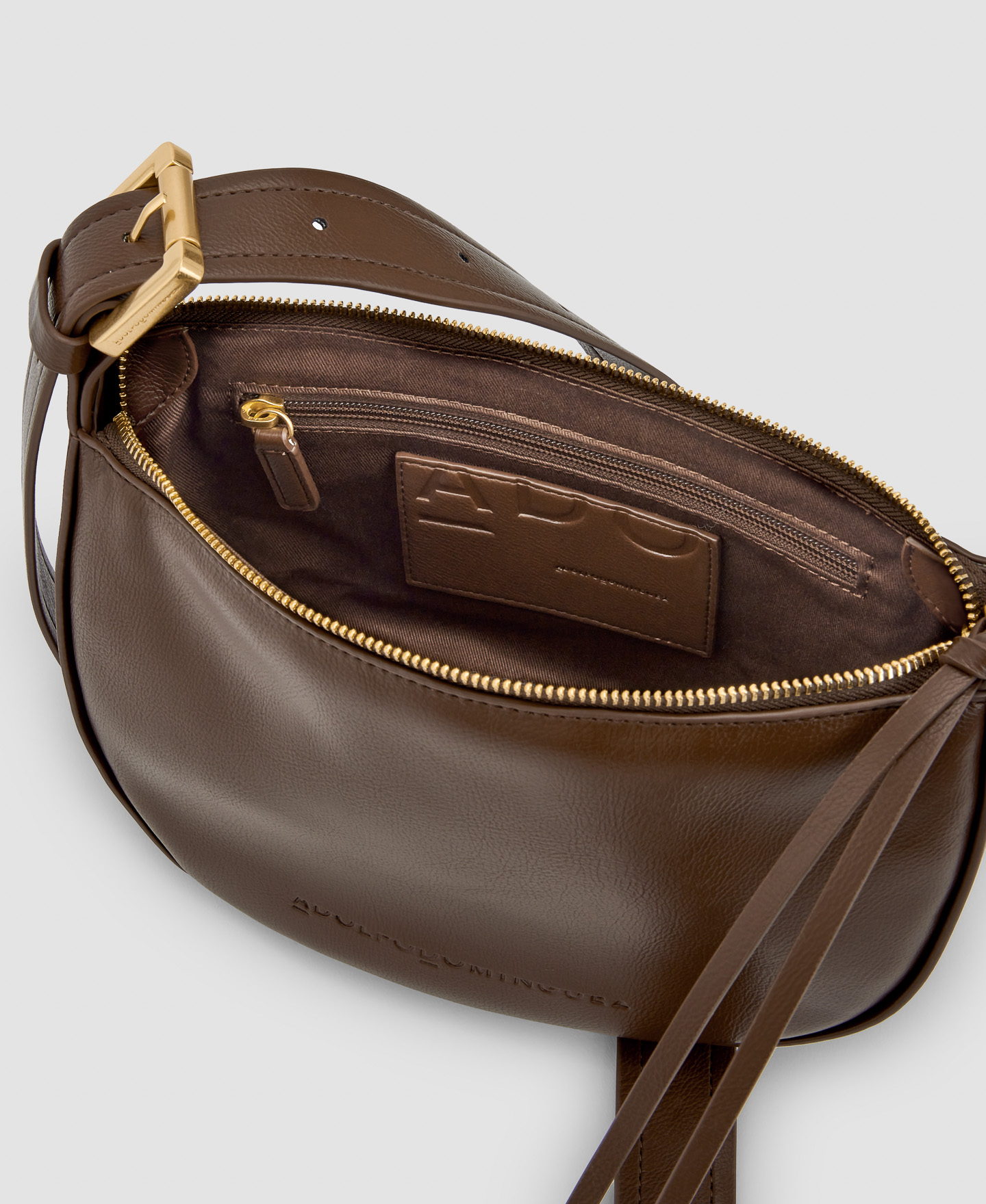 Responsible materials shoulder bag image number 2