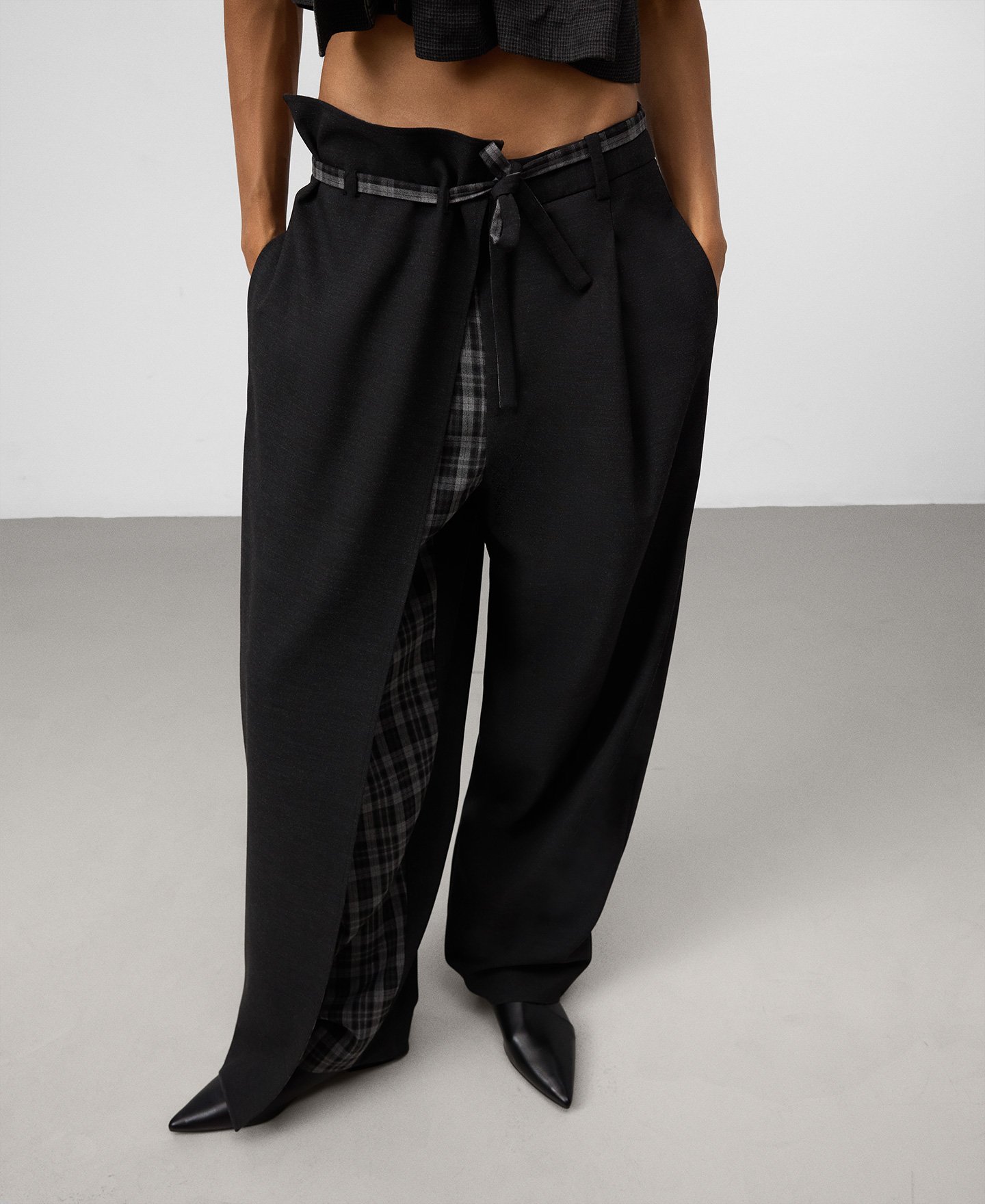 Pantalón asimétrico combinado mujer image number 0