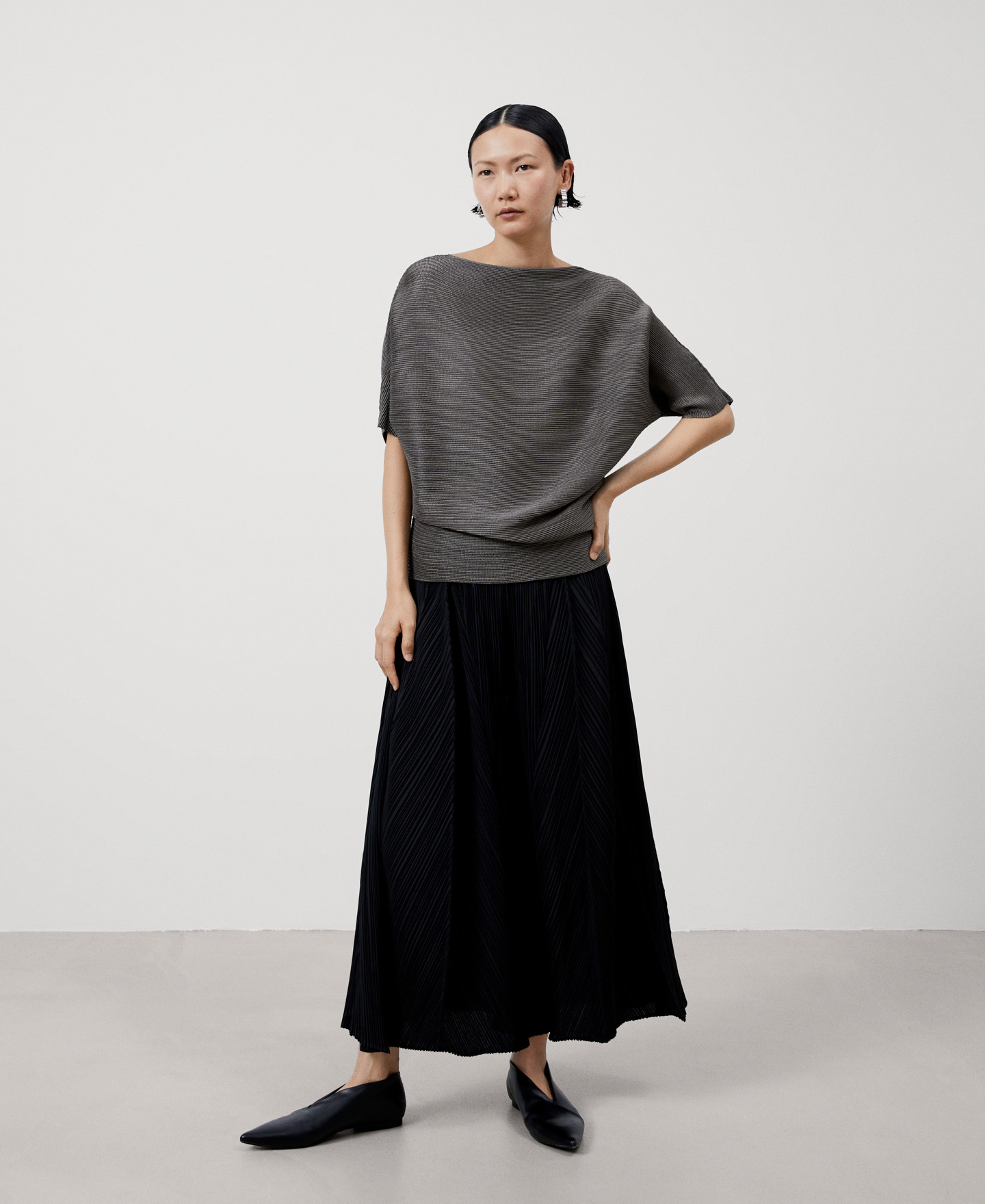 Crinkle bat sleeve sweater image number 1