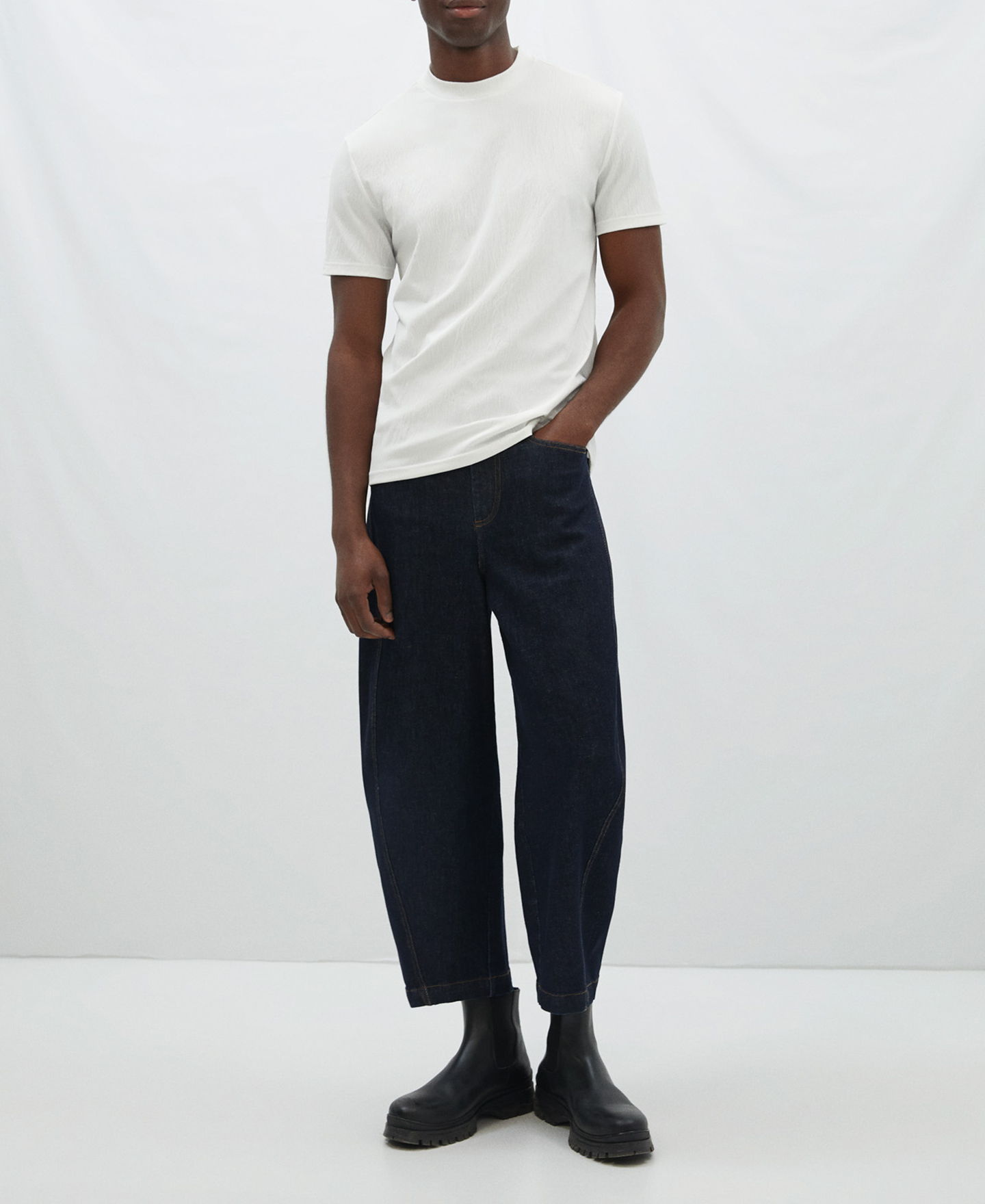Crew neck t-shirt in wrinkled fabric image number 1