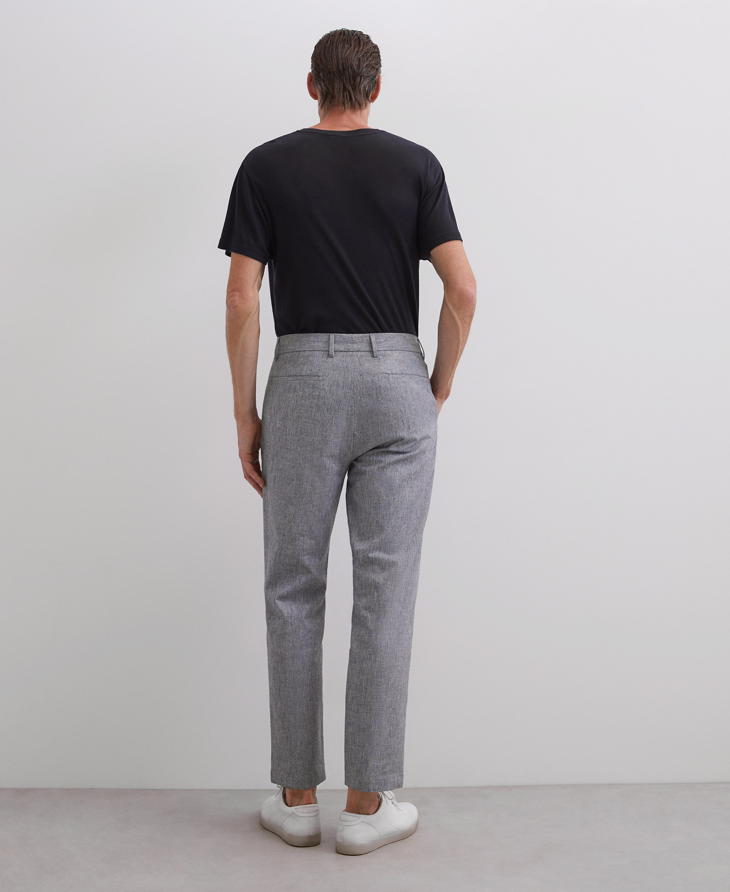 Grey linen trousers image number 1