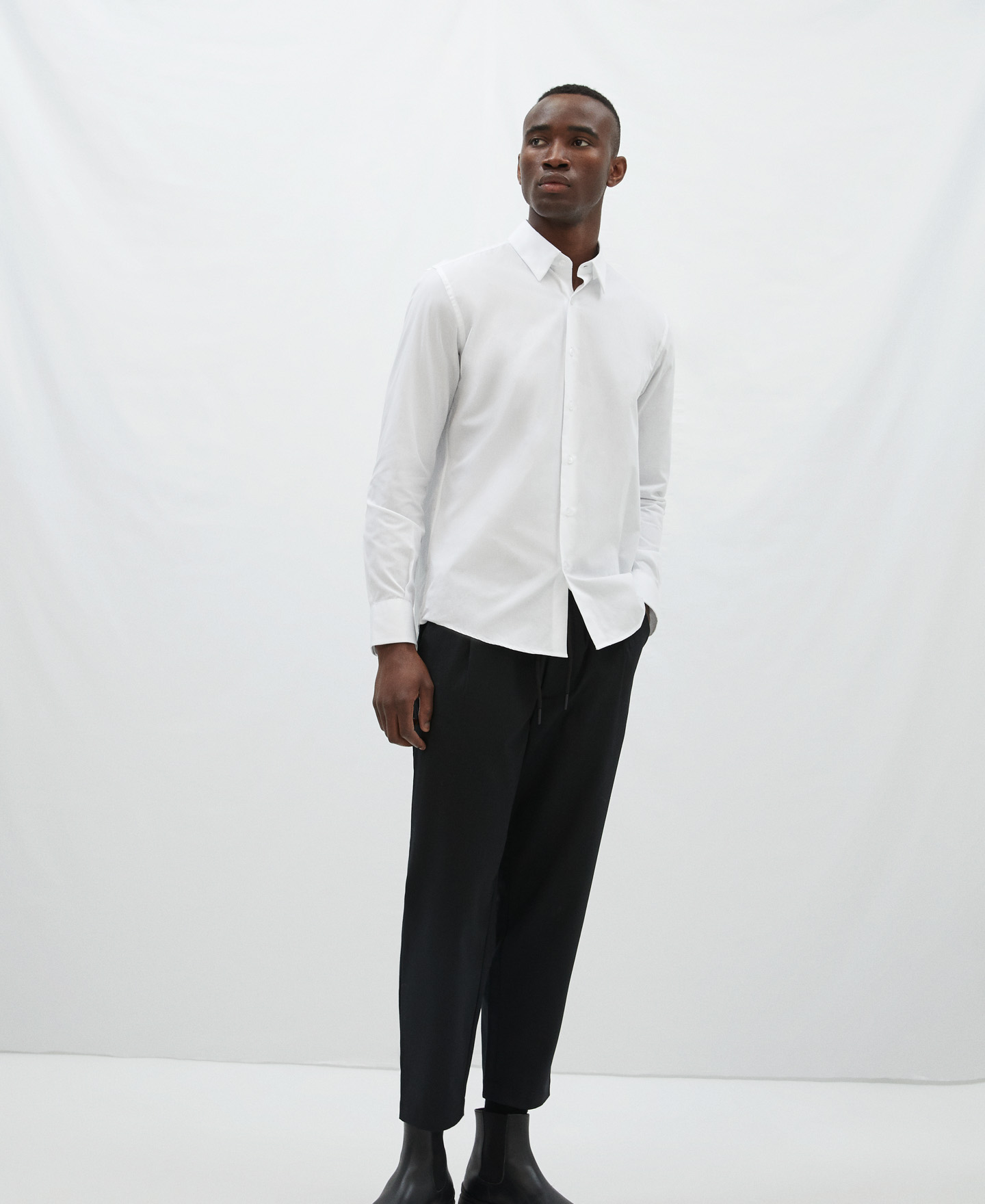 Cotton shirt with hidden button image number 1