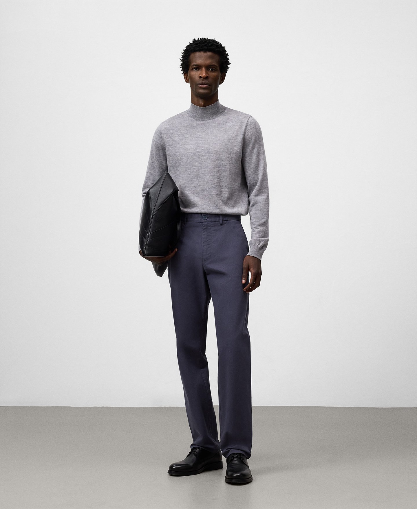 Regular fit chino trousers man image number 1
