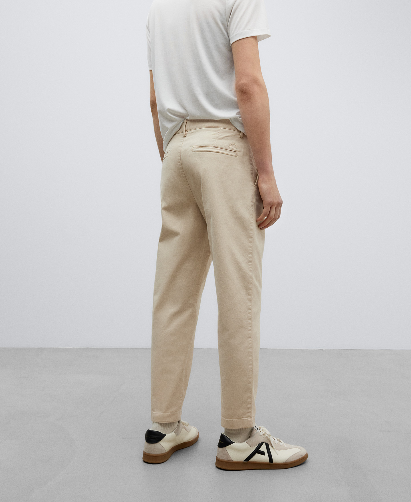 Pantalón chino sarga algodón hombre image number 2
