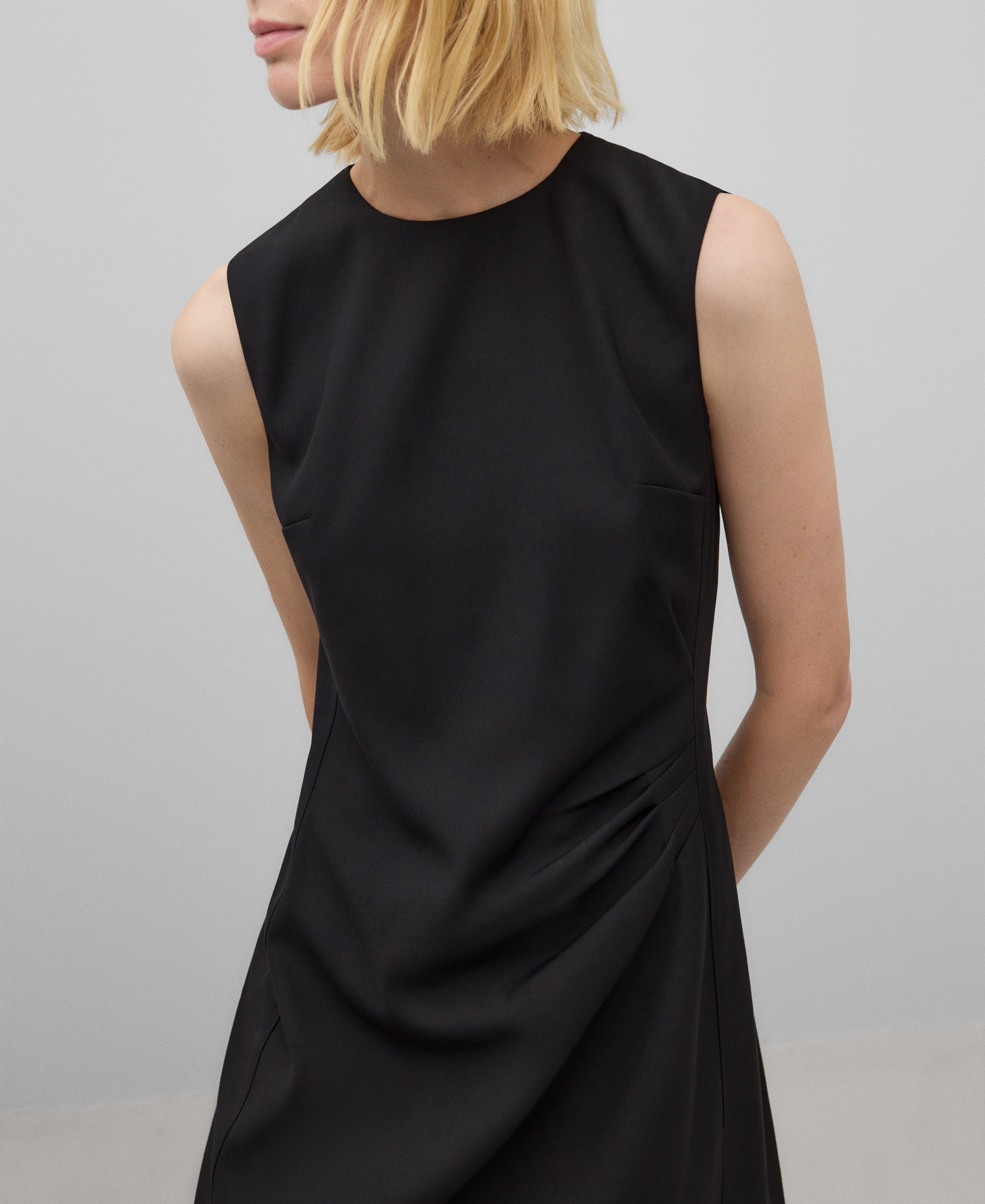 Vestido entallado negro mujer image number 3