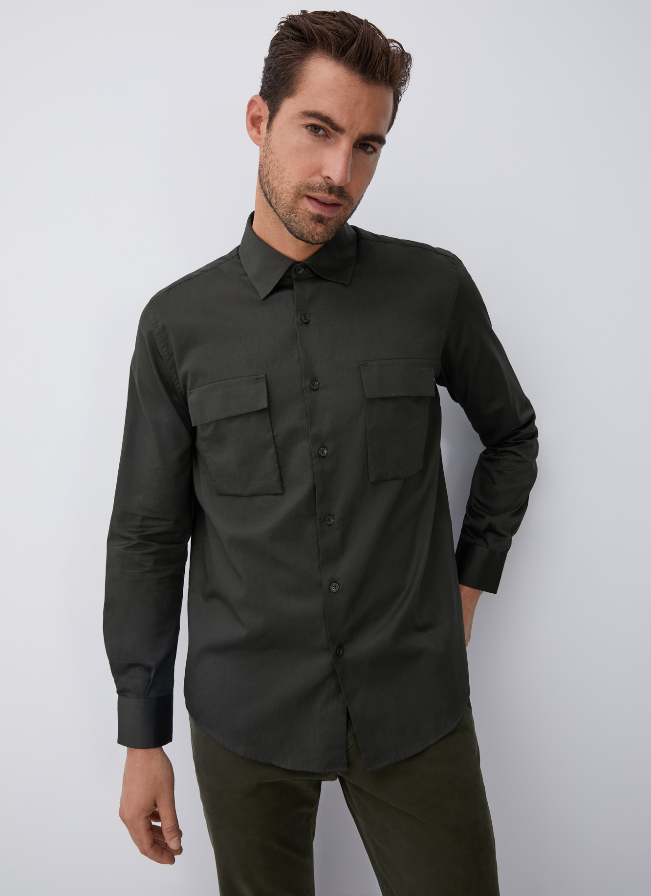 Cotton shirt withchest pockets image number 0