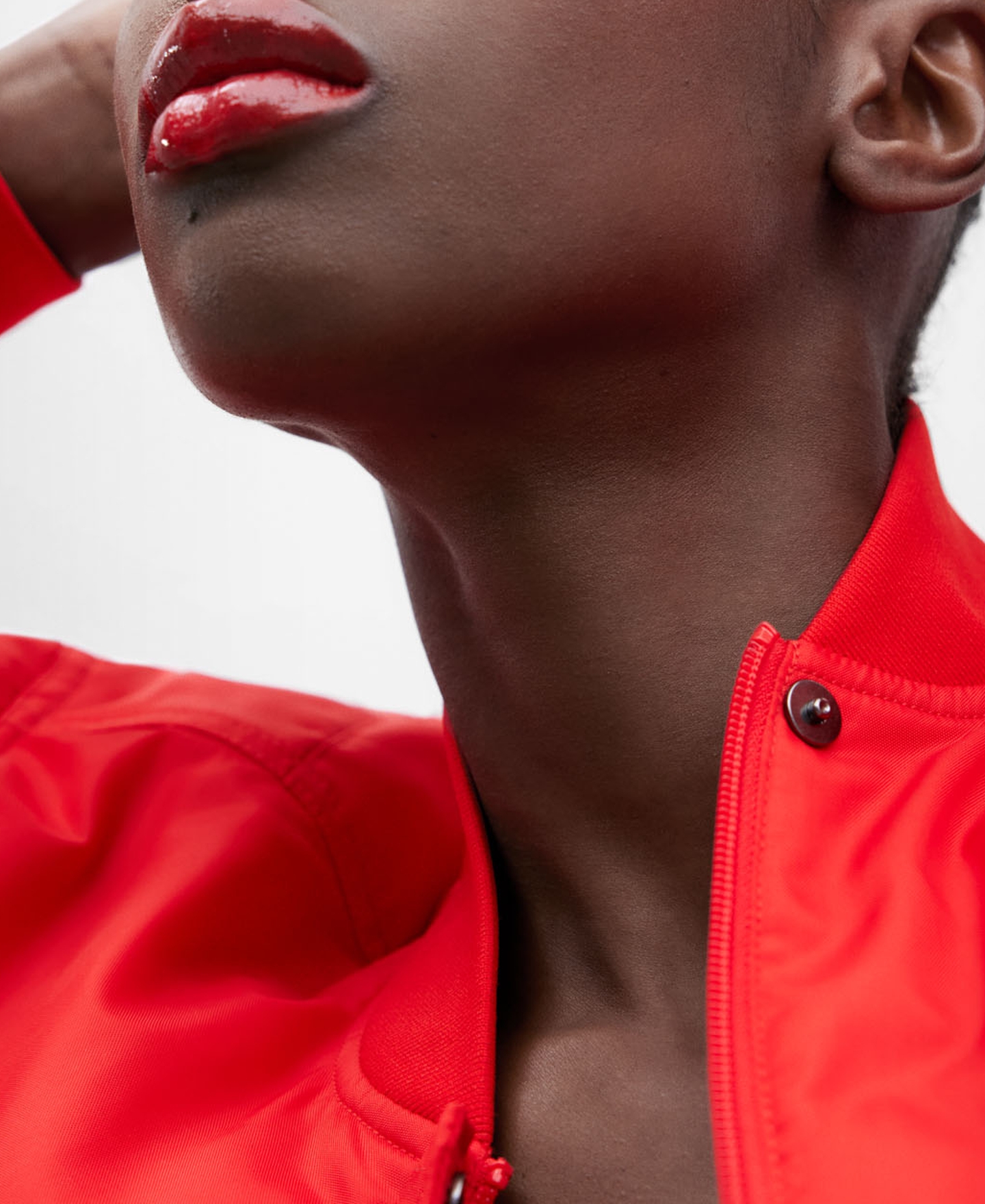 Chaqueta bomber corta roja image number 3