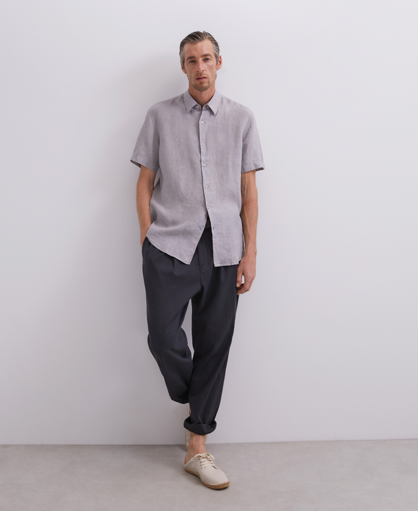 Short sleeve linen shirt image number 3