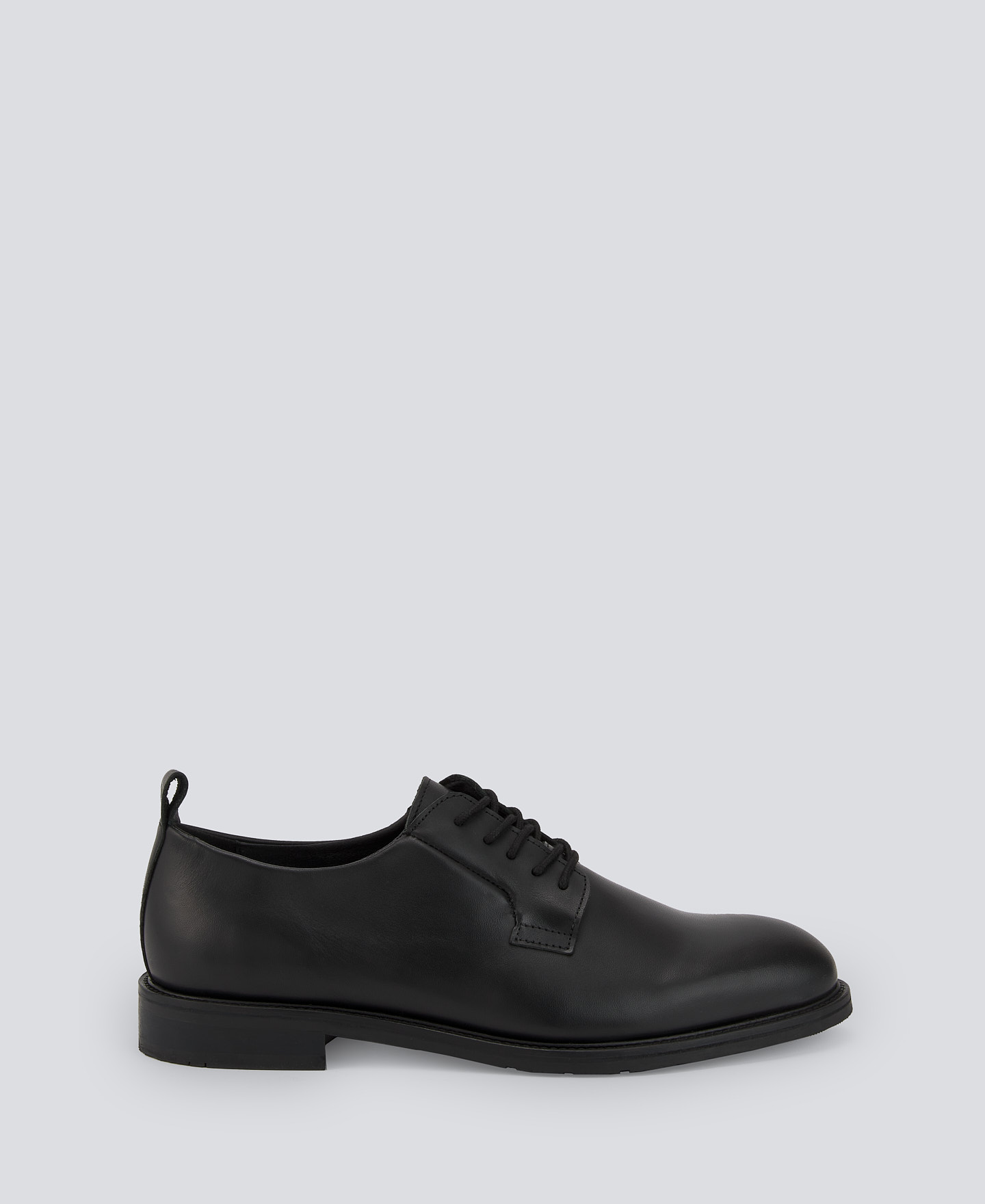 Black leather derby shoe man image number 0