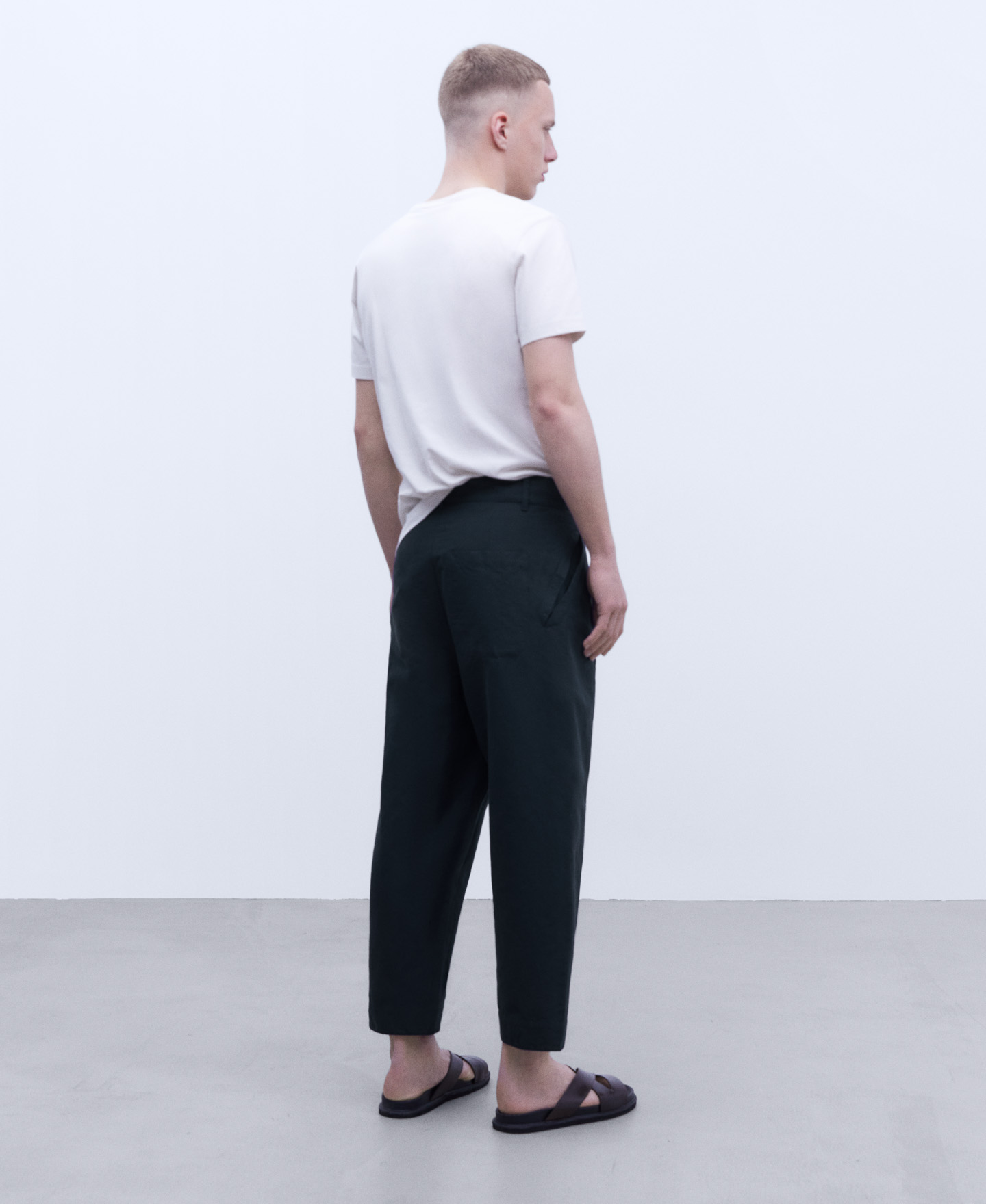 European linen and cotton trousers image number 2