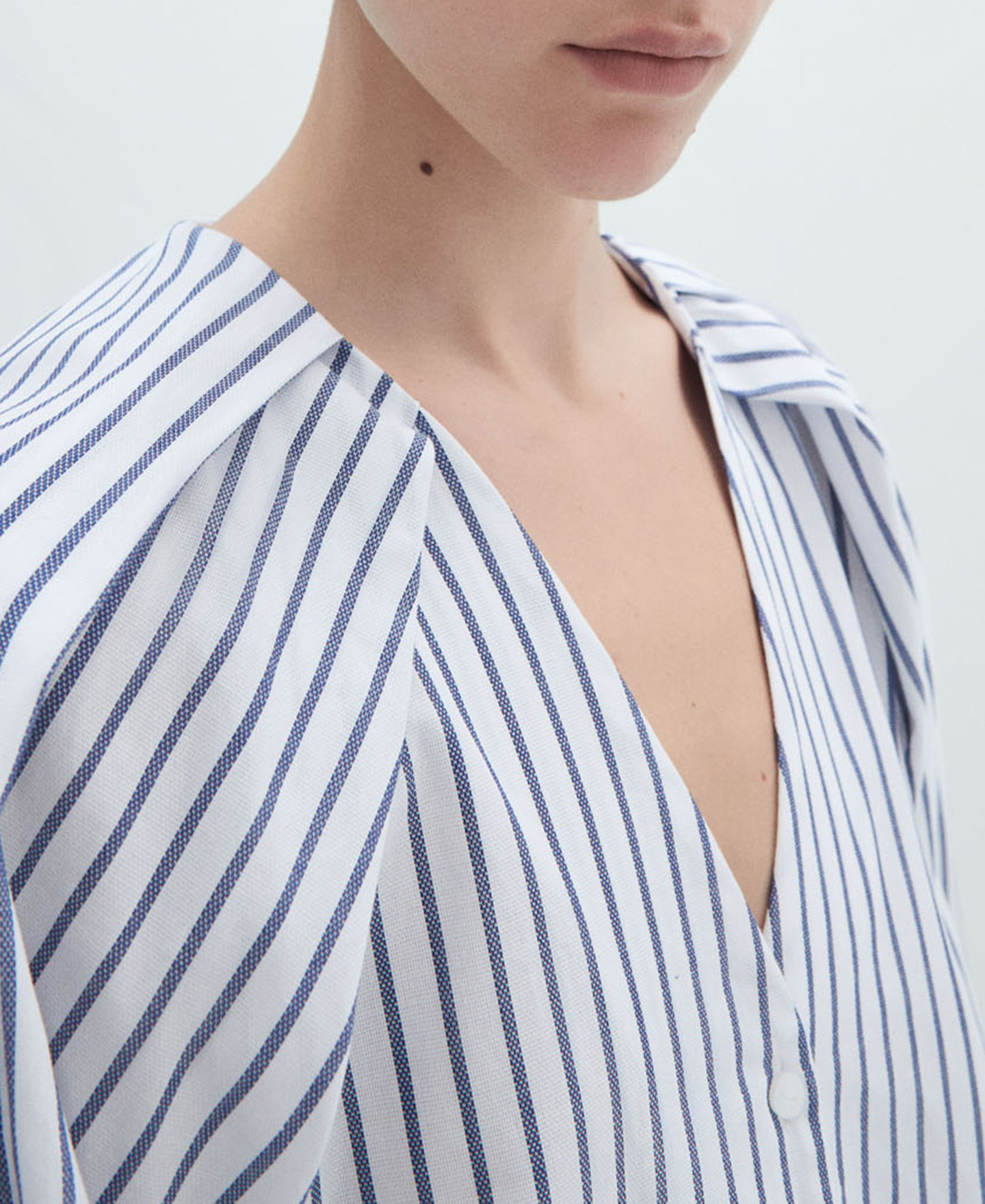 Striped shirt with wide sleeves image number 3