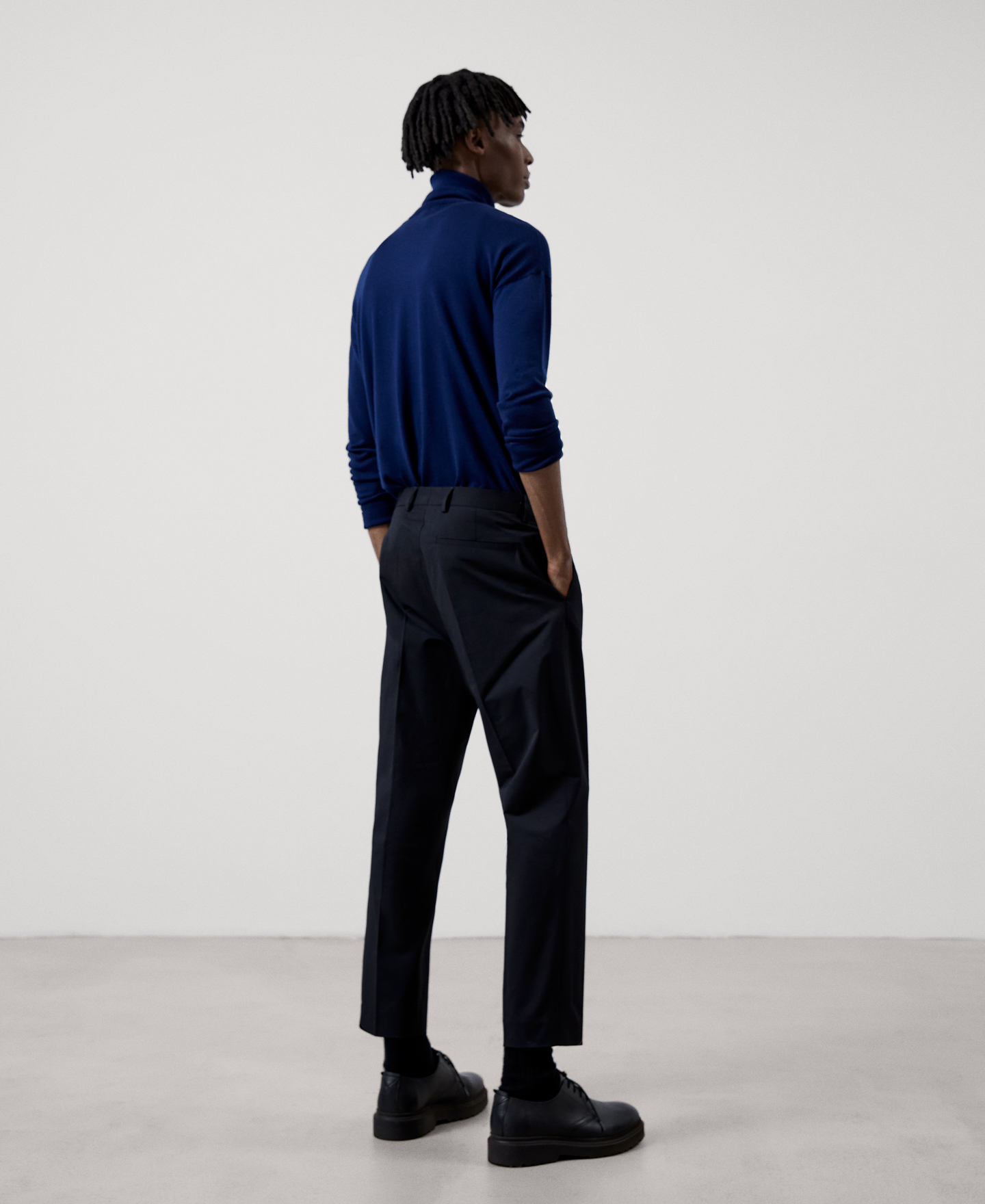 Ankle-length tailored trousers image number 2