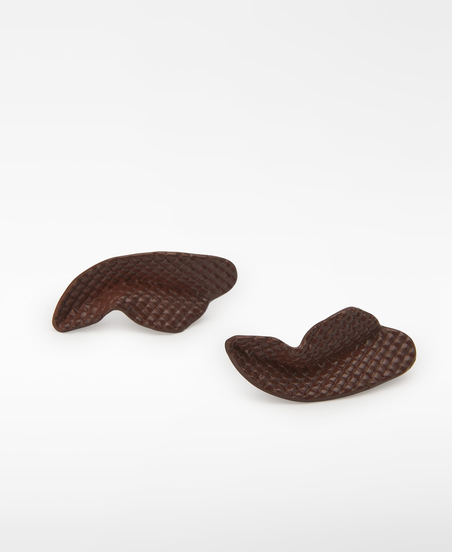 Textured lacquered metal earrings image number 1