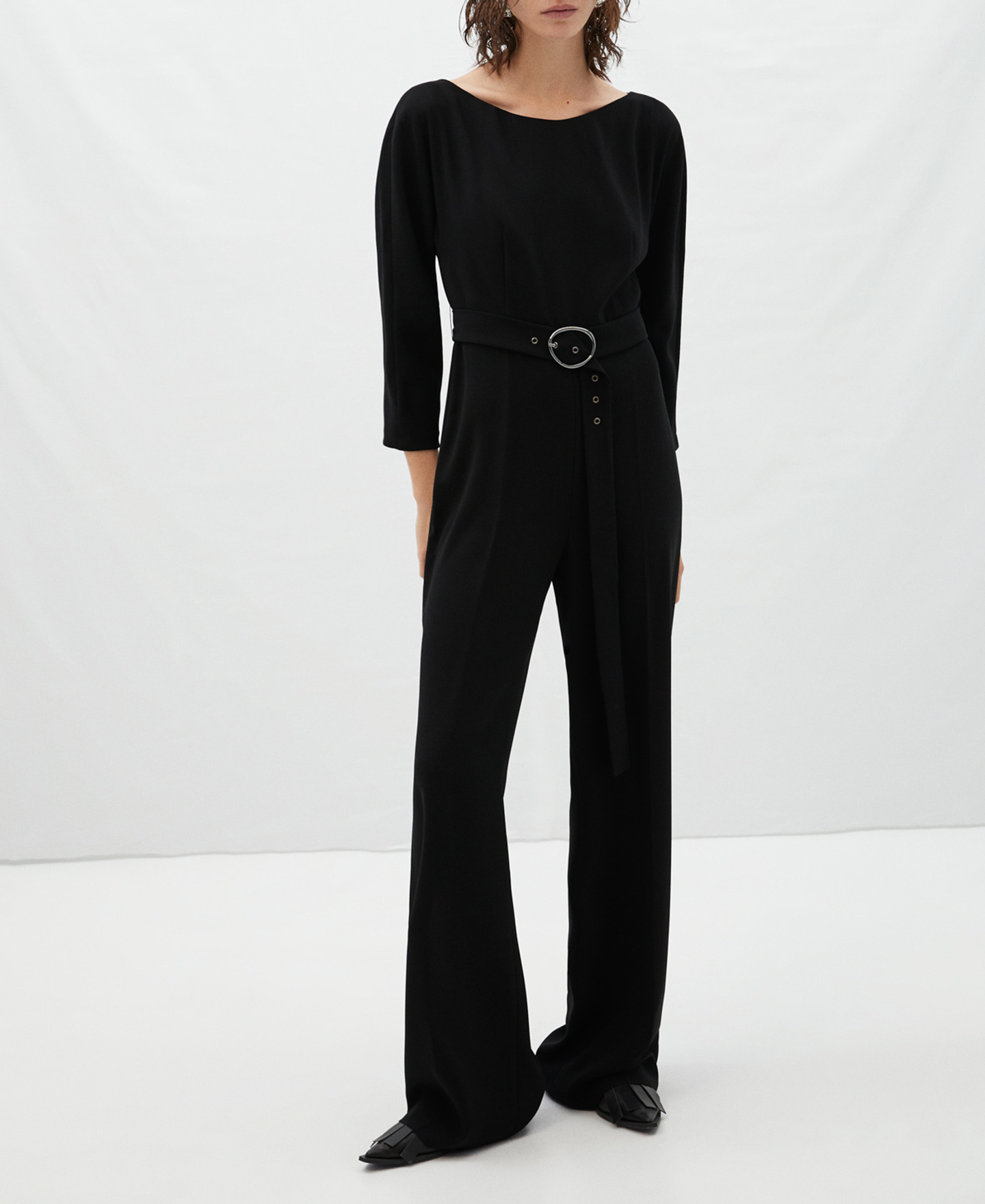 Straight jumpsuit with bateau neckline image number 1