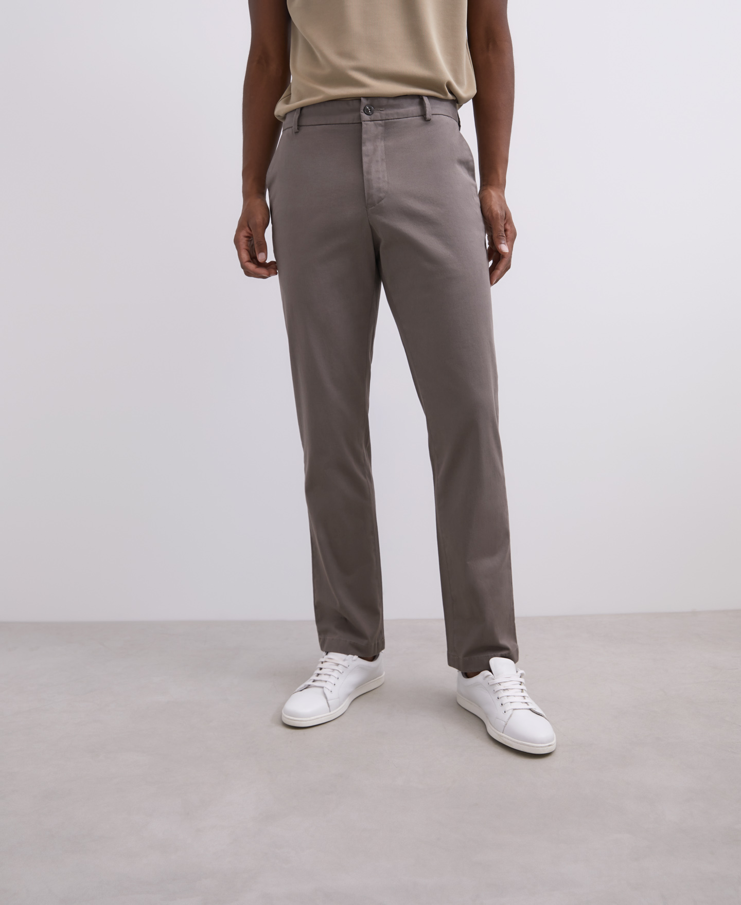 Elastic cotton chino trousers image number 3