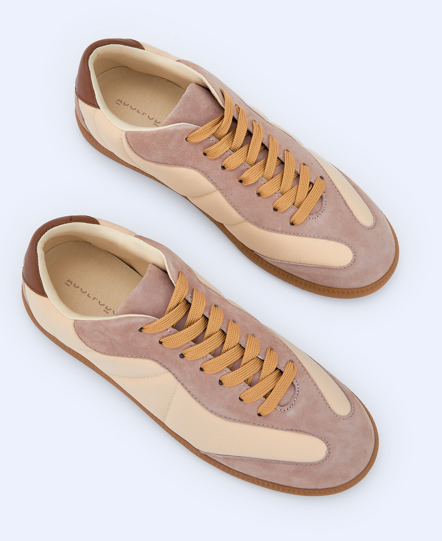 Zapatilla en nailon y serraje image number 1