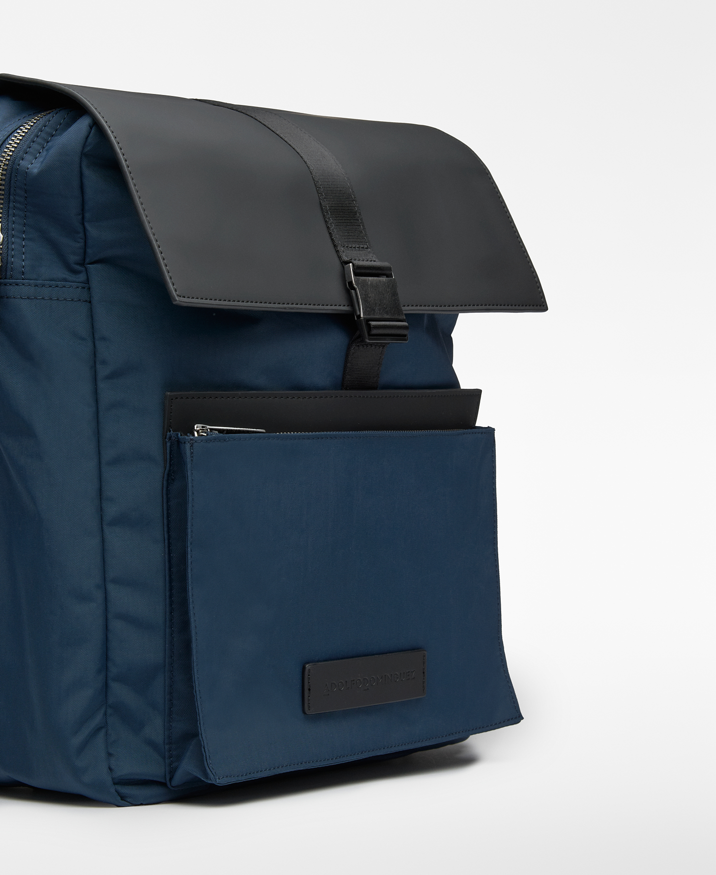 Nylon compact backpack man image number 2