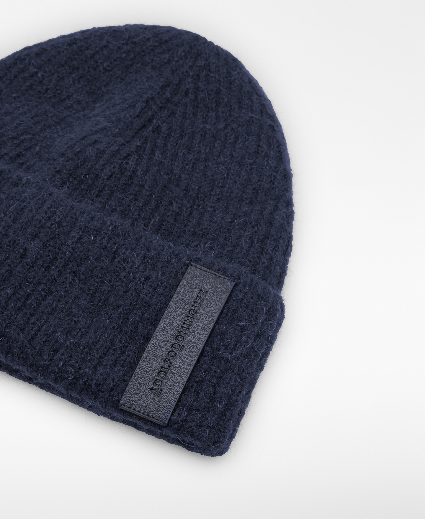 Ribbed knit beanie hat man image number 1