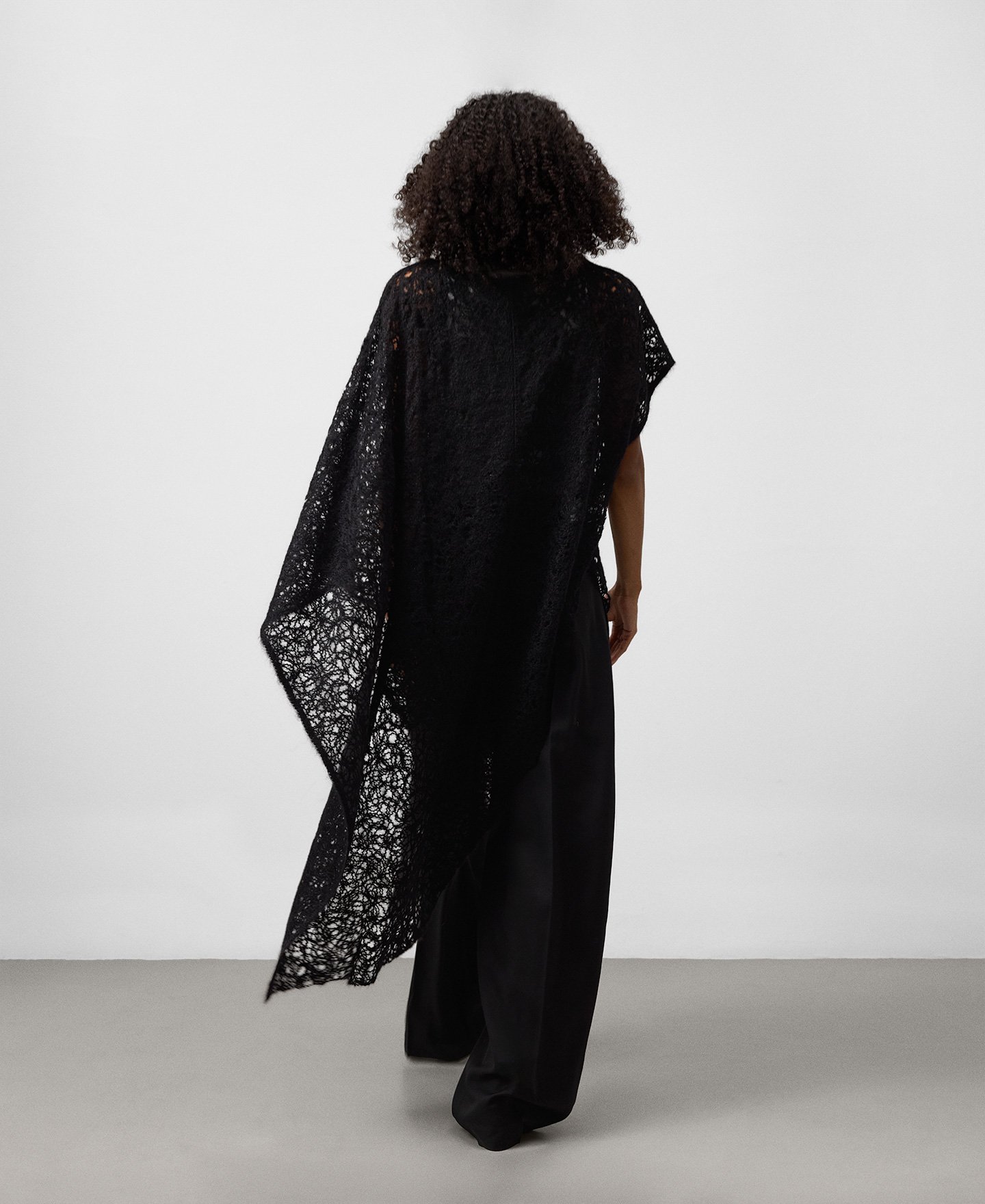 Asymmetric embroidered knit cape woman image number 2