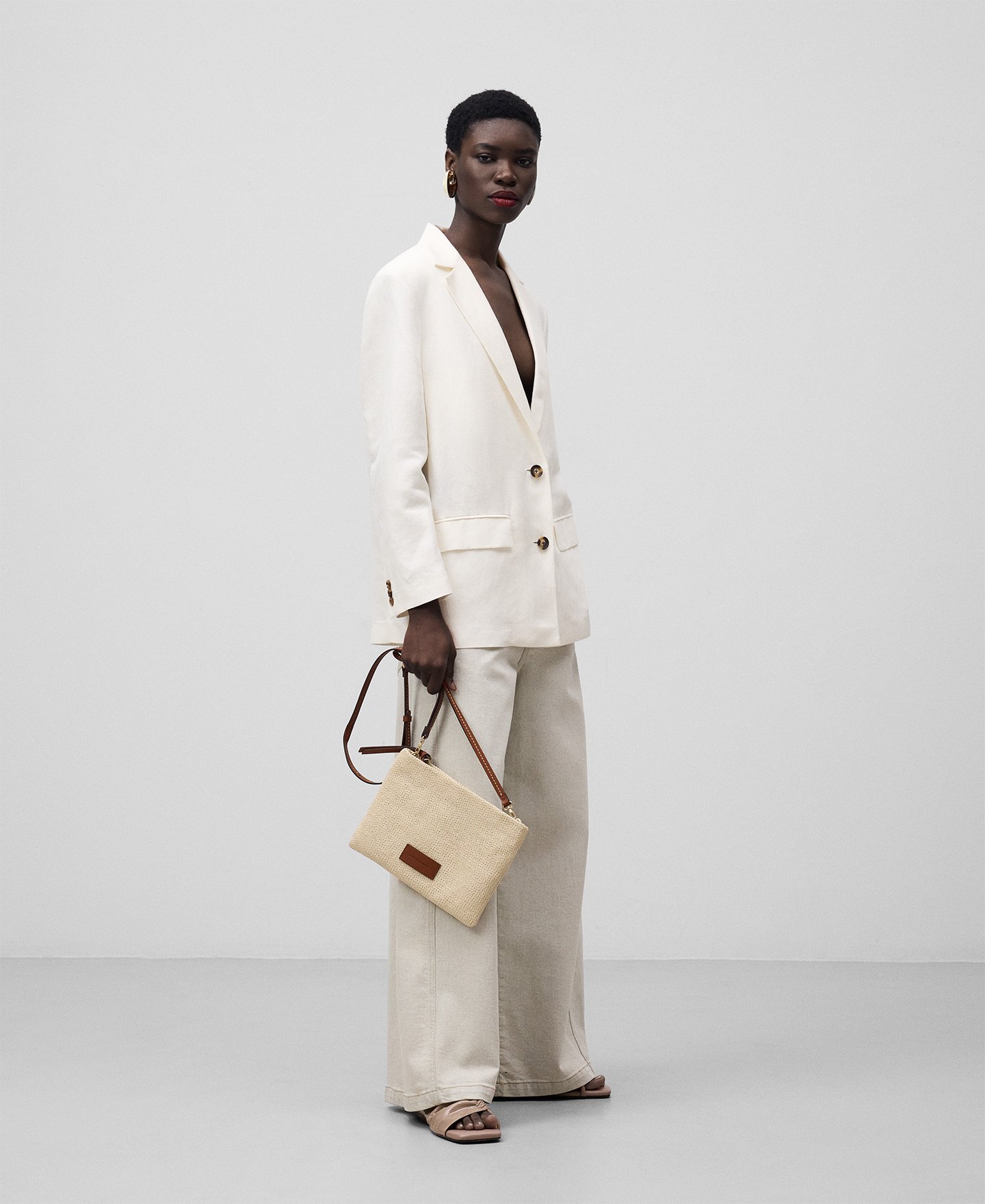 Raffia-textured shoulder bag woman image number 4