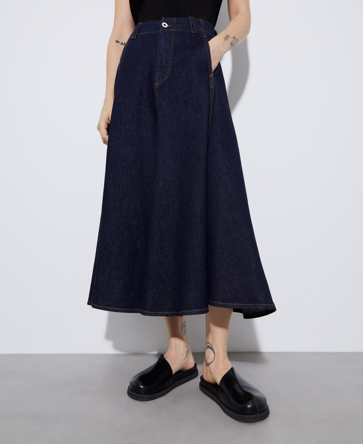Flared skirt in recycled material image number 0
