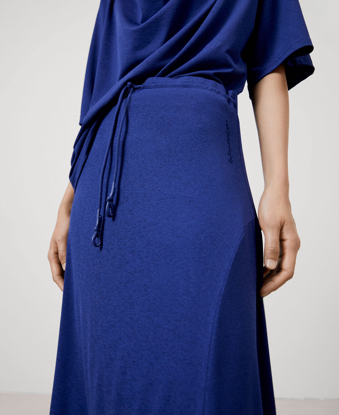 Long asymmetric skirt image number 3